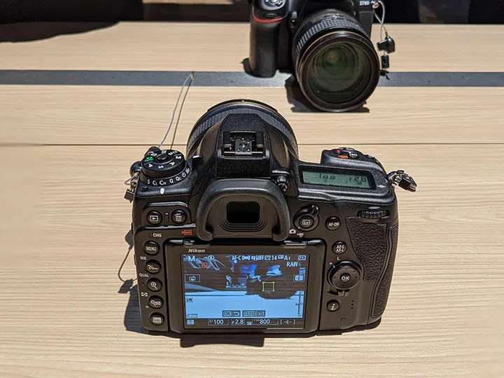 The 3.2-inch rear display has full touchsceen capabilities.