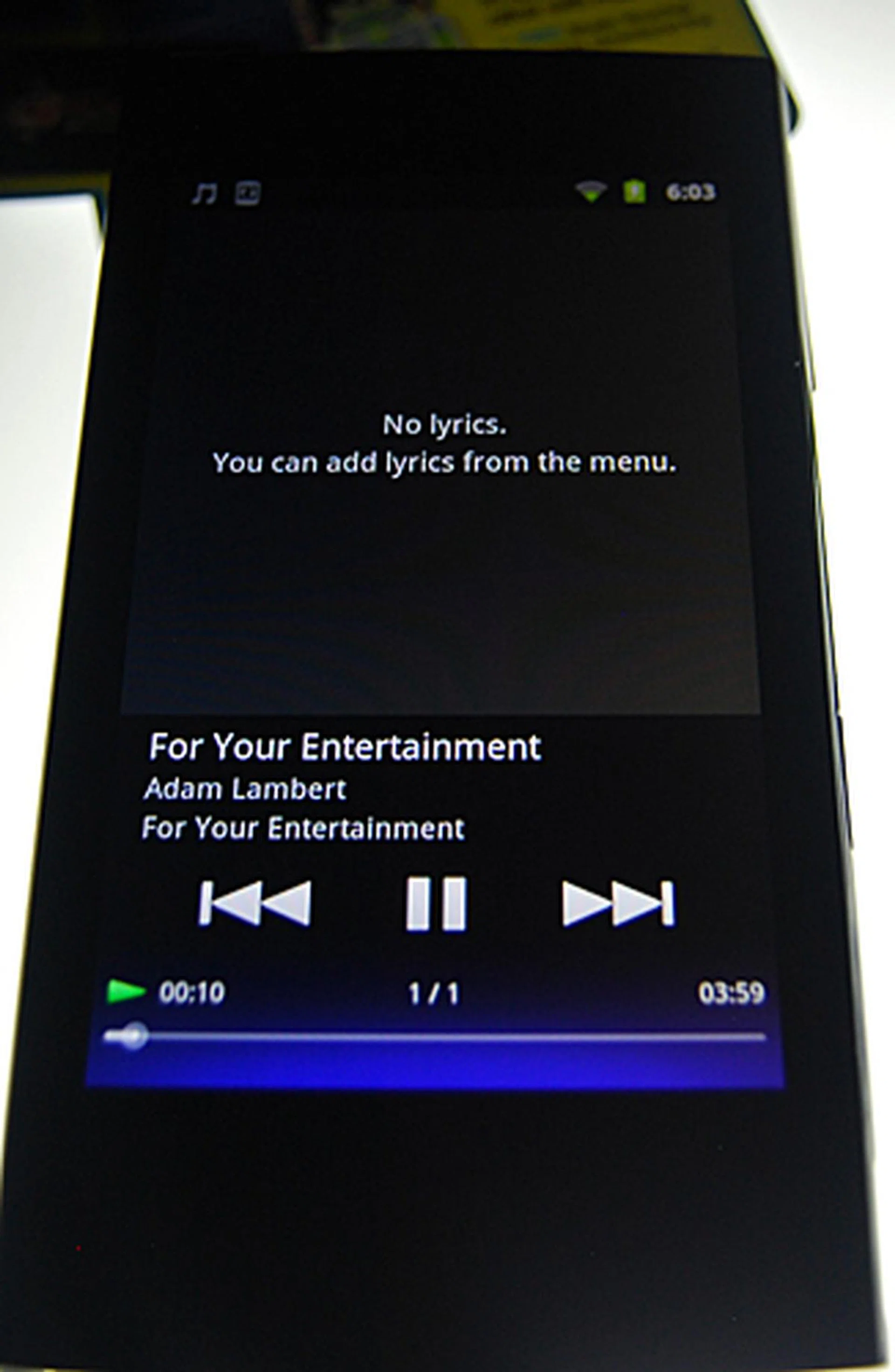 Karaoke lovers will like the fact that the lyrics can be displayed while the song is playing.