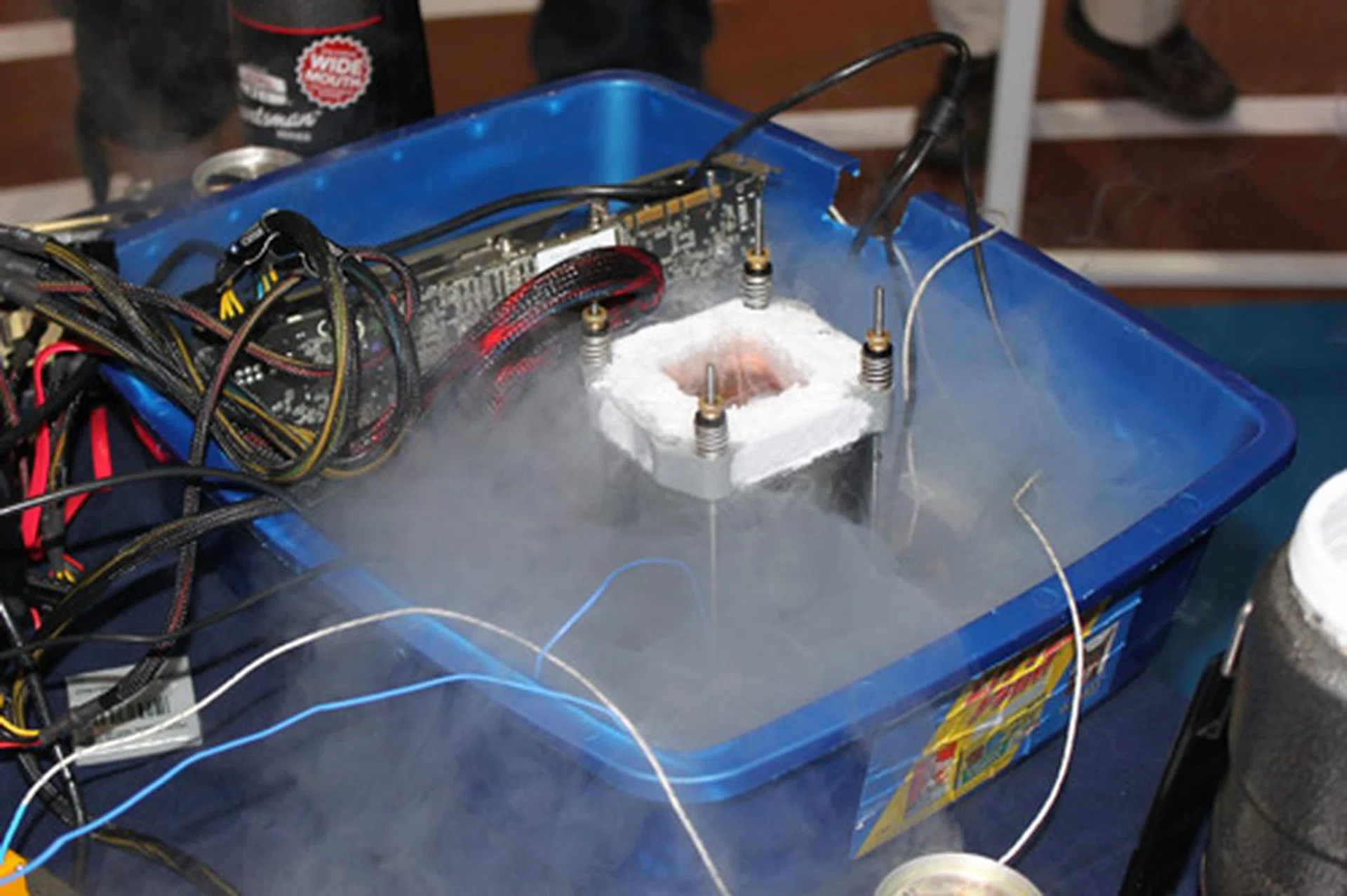 Following the principle of cool air sinks, Team USA 2 has placed their system into a deep tray, engulfing their system in nothing but hyper cool liquid nitrogren.