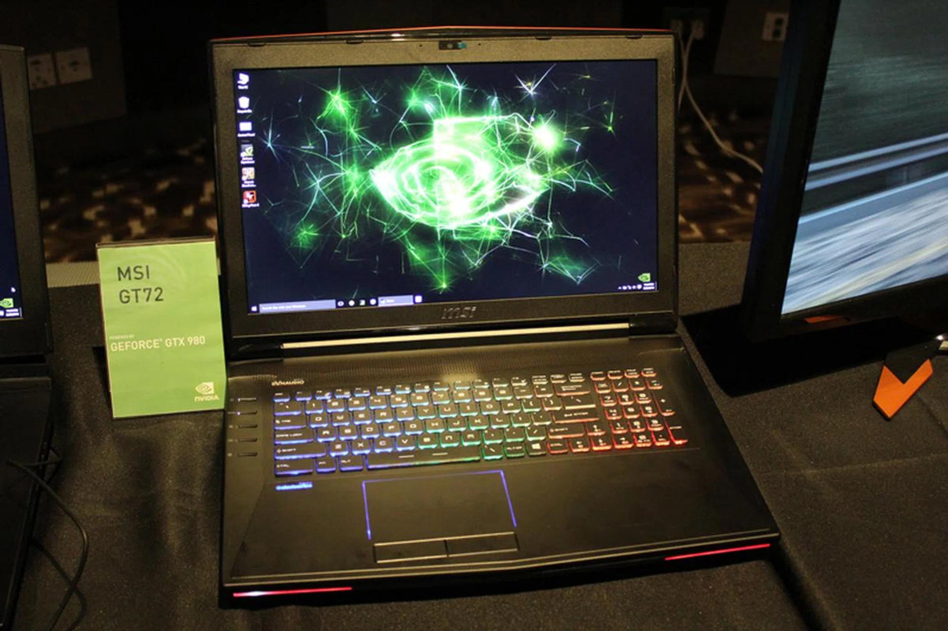 Unlike the Aorus X7 DT, the MSI GT72 on display looked similar to the MSI GT72S 6QE Dominator Pro G. There wasn't anything new that we noticed.