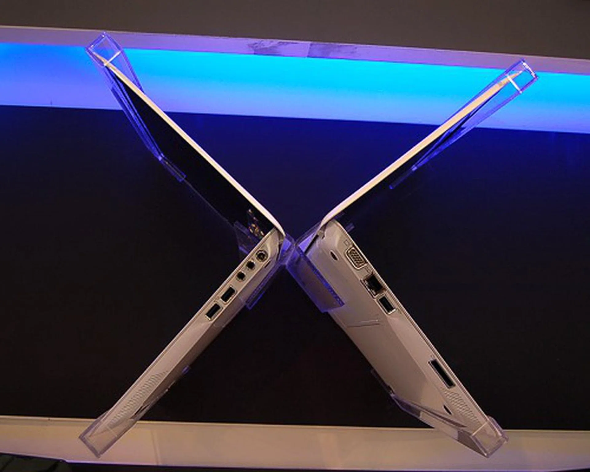  Mind you that the X-Slim series are a serious contender to the Macbook Air with similar styling and slimness. These notebooks are 1.98cm at their thickest and just 0.6cm at their thinnest. These notebooks should hit stores around April timeframe.  