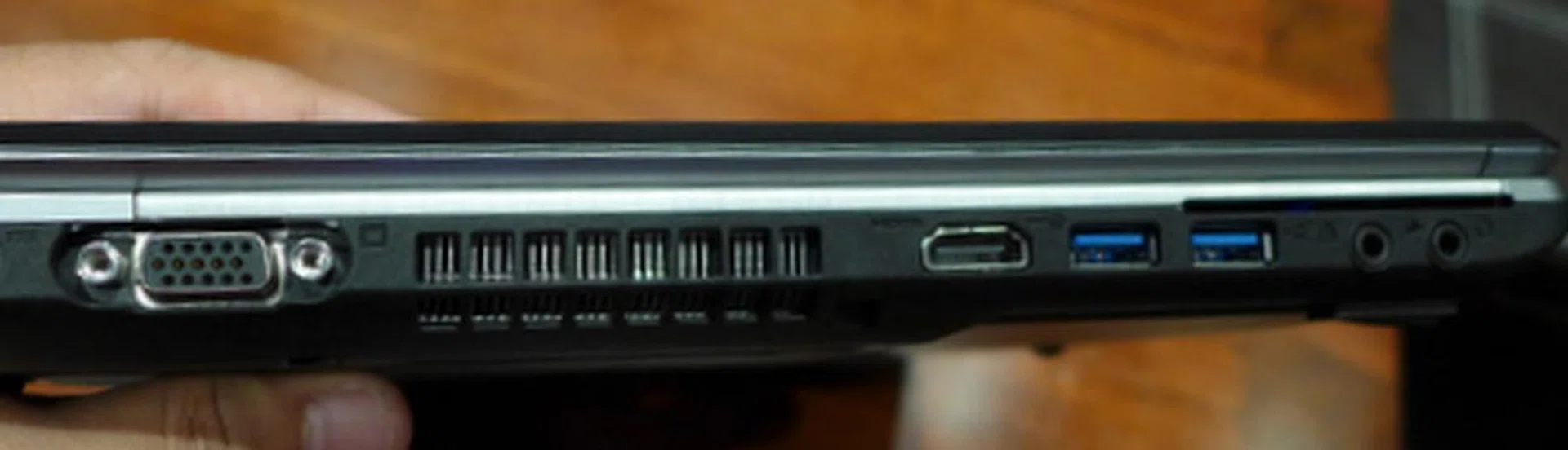 As an enterprise notebook, both the T902 and T732 come with robust connectivity options. 