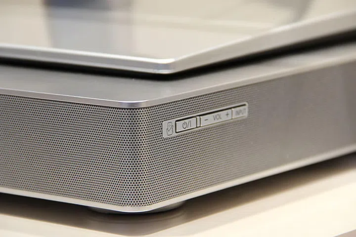 A closer look at the detailing on the unit. Notice too the controls on the right of the sound board.