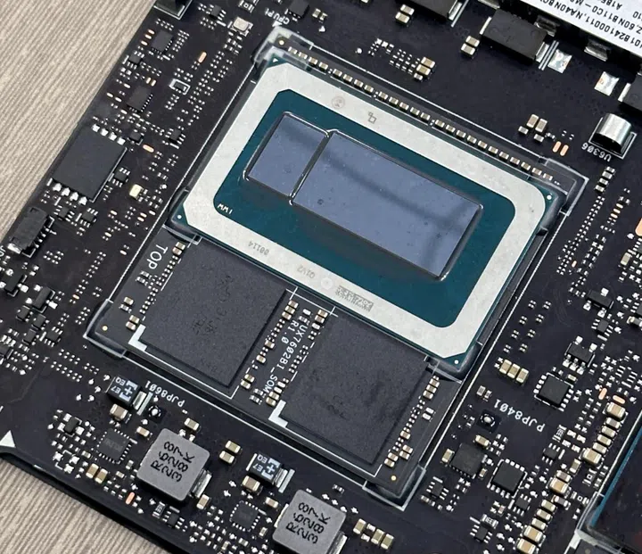 See how close the memory chips are to the CPU.