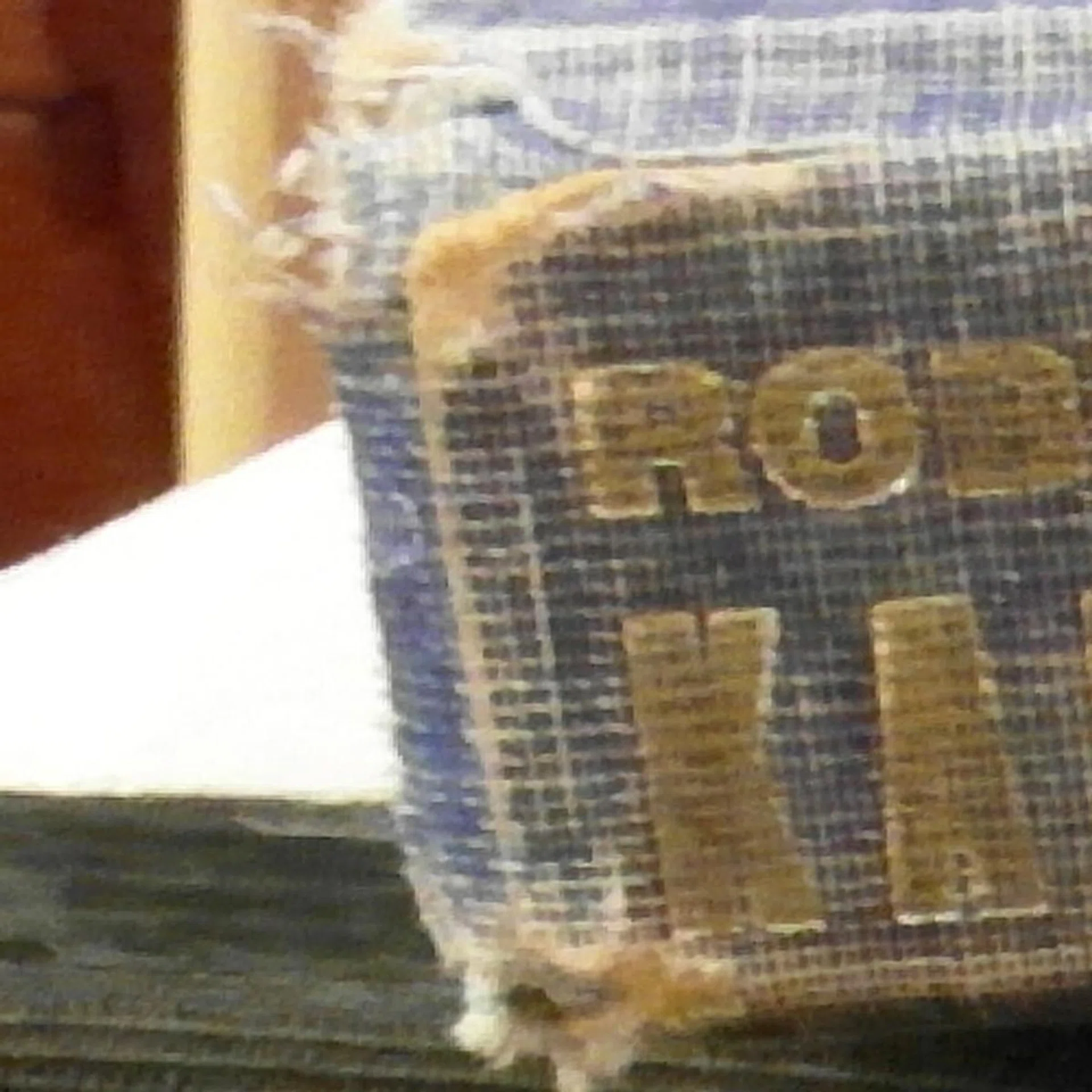 100% crop at ISO3200 reveals that far too much detail has been lost to be of much use if you intend to zoom into your images.