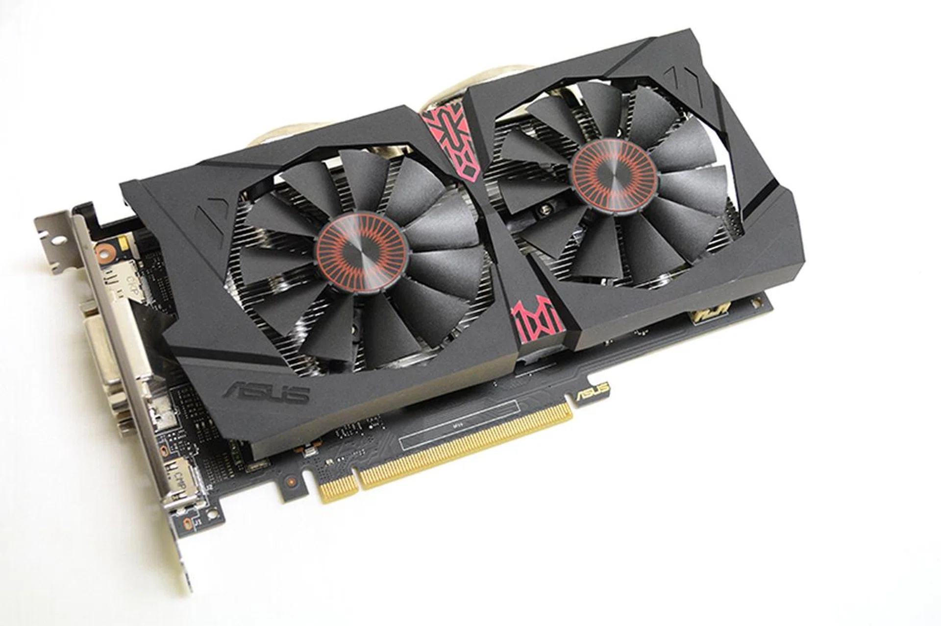 The card is a familiar sight with its dual-fan Direct CU II cooler and Strix branding.