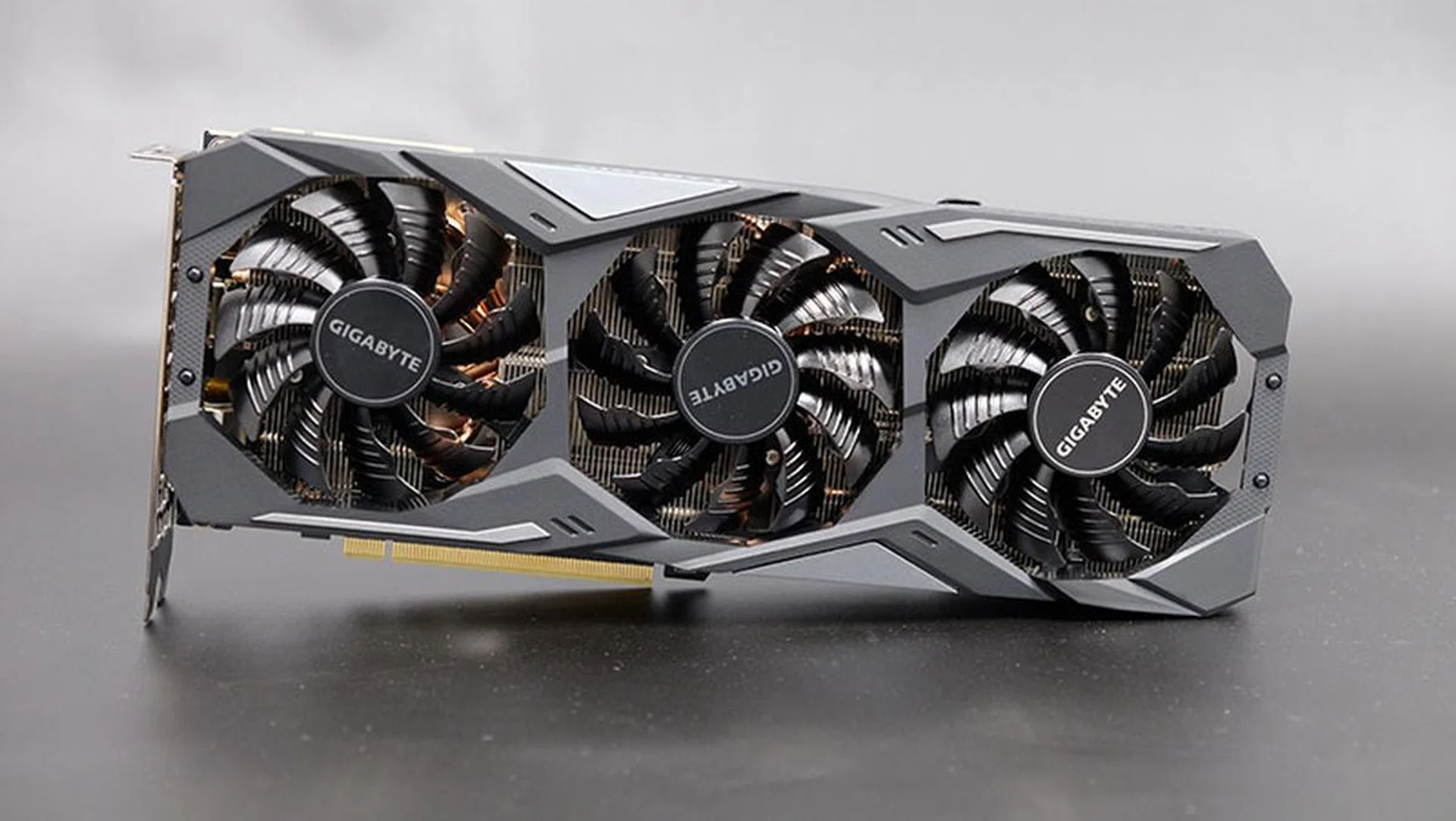 Gigabyte GeForce RTX 2080 Super Gaming OC