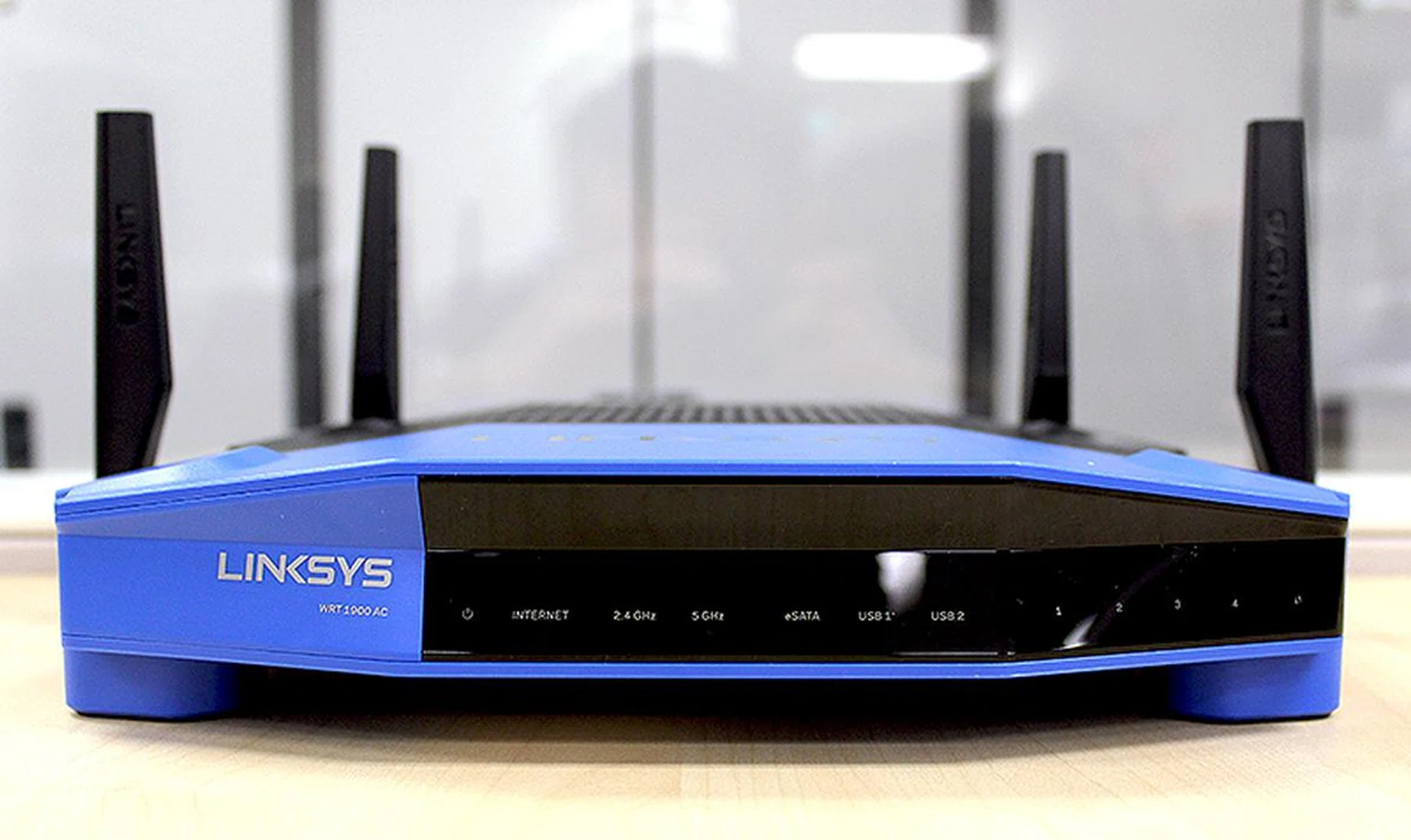 Looks familiar? That's because the WRT1900AC was inspired by the design of the legendary WRT54G router from 11 years ago.
