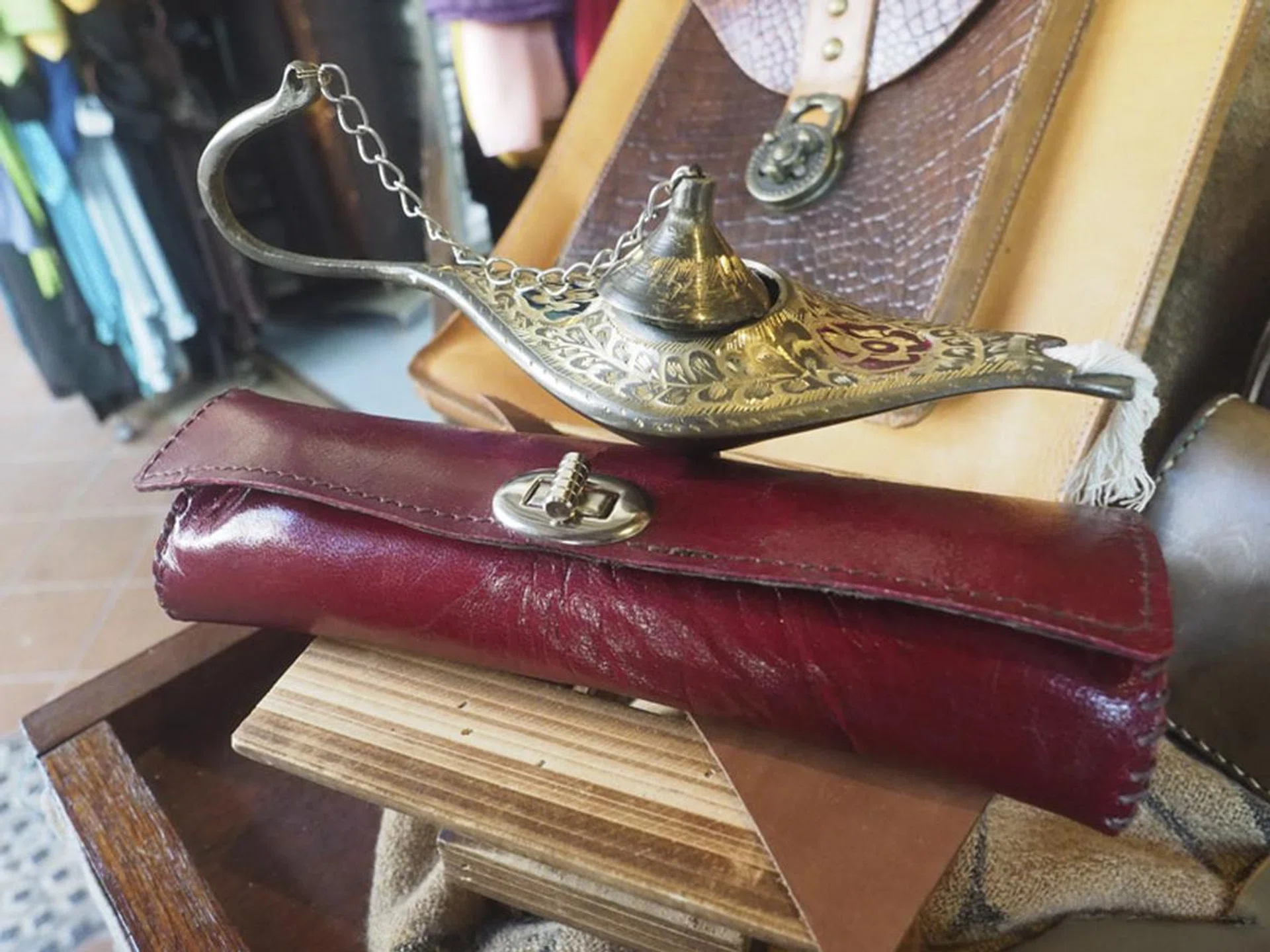 12mm at f/5.0, 1/250s, ISO 6400