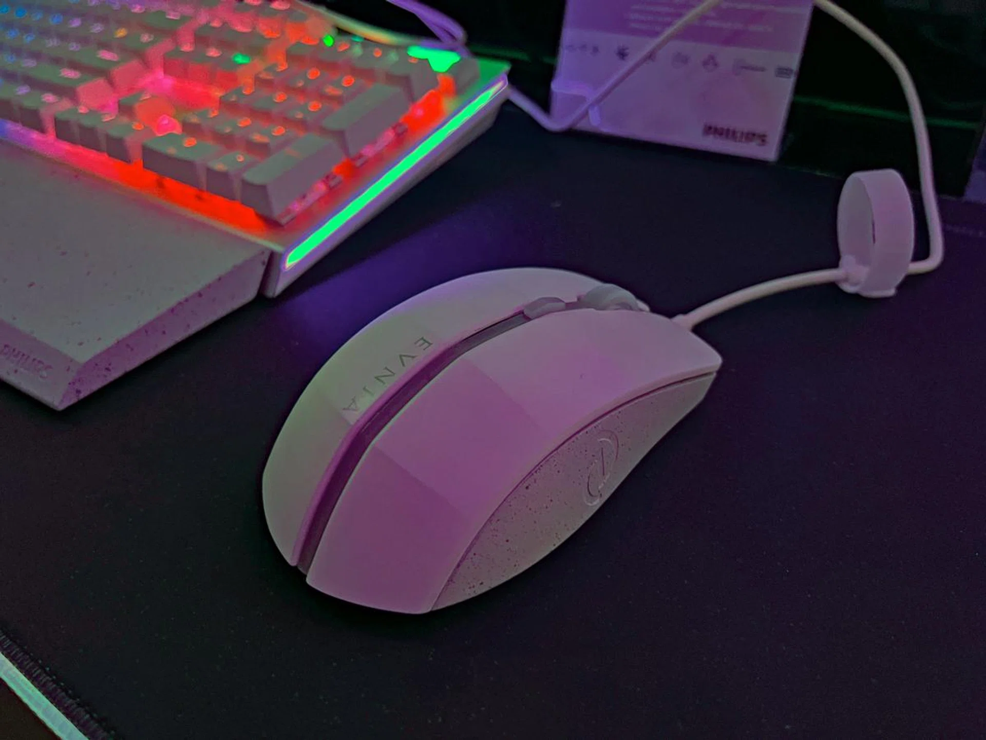 Philips Evnia SPK9708 gaming mouse.