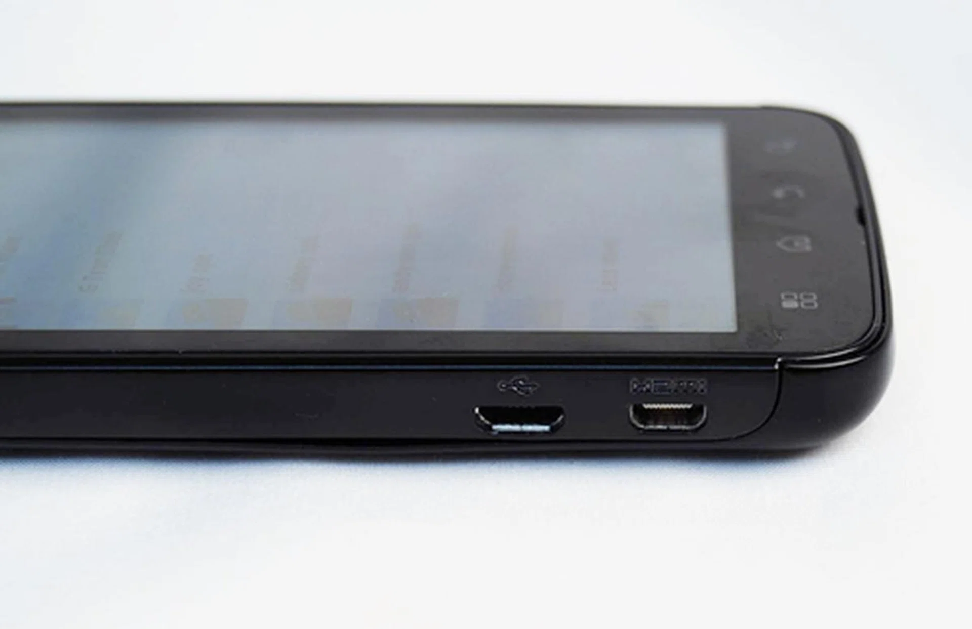 The HDMI and MicroUSB ports are lined neatly on its left profile with volume controls on its right.