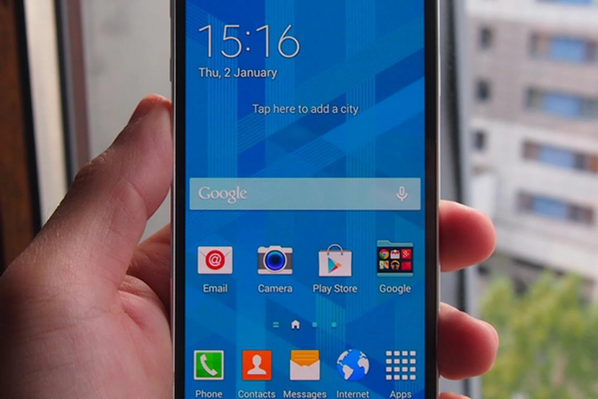 Samsung gave its smartphone portfolio a breath of fresh air with the Galaxy Alpha - the first phone from the company to sport a metallic frame.