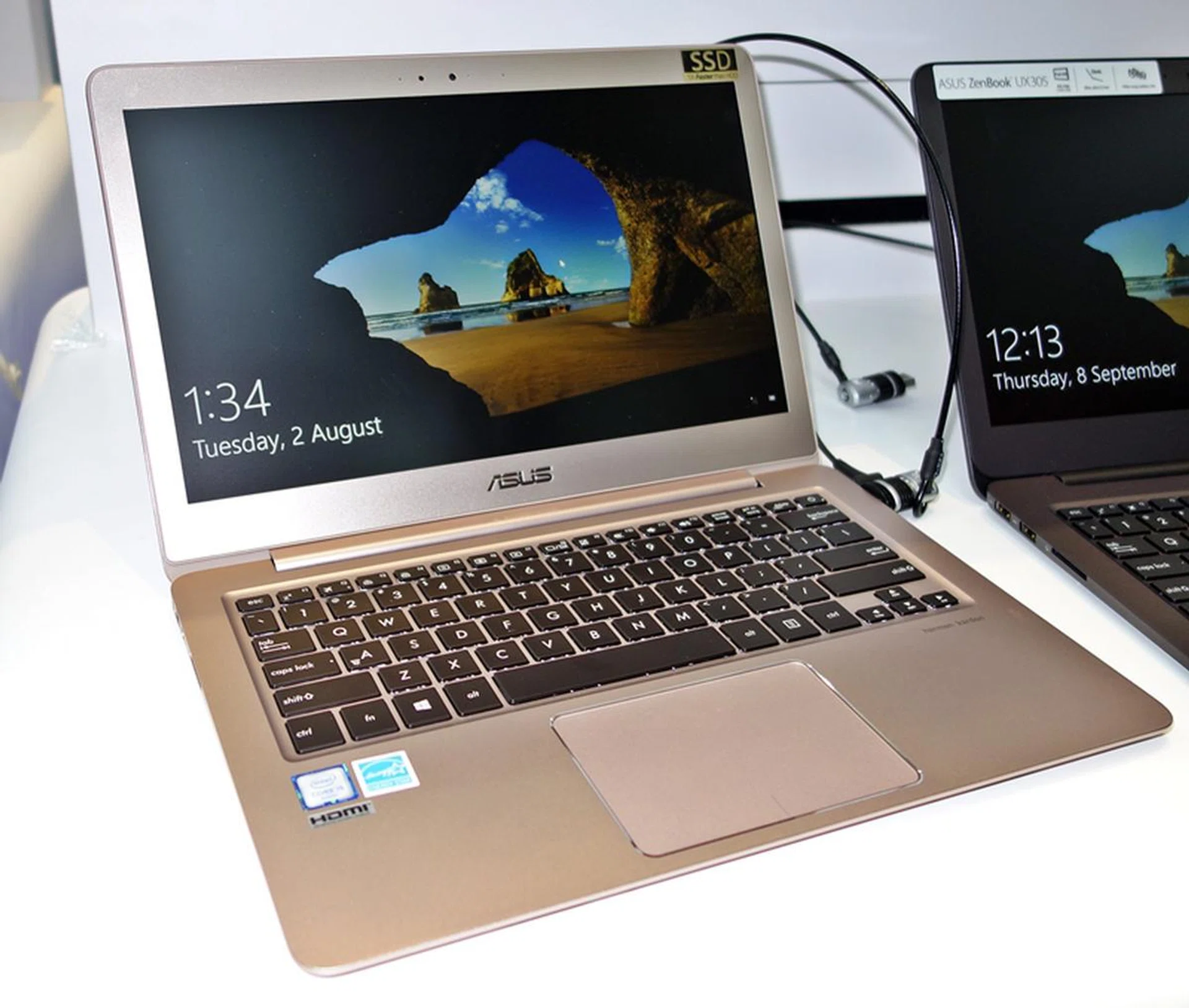 The ASUS ZenBook UX330UA is a stylish 13.3-inch notebook that tips the scale at 1.2kg, with a thin profile that measures only 13.5mm thick. Launched at Comex today, the ASUS notebook is priced from $1,498, and it features processors from the 6th-gen “Skylake” Intel Core series; an Intel Core i7-6500U, or a Core i5-6200 chip. The notebook supports up to 8GB of SDRAM, for its display, the widescreen IPS LED screen comes in two different screen resolutions; 3,200 x 1,800 pixels (QHD+), and 1,920 x 1,080 pixels (FHD). The ZenBook UX330UA features a 512GB M.2 SSD, and it runs on the 64-bit version of Windows 10 Home.