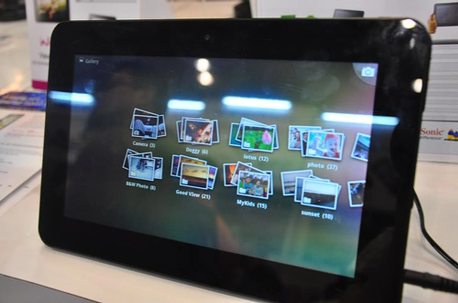 Unlike its ViewPad 10 cousin, the Viewpad 10s comes with a single Android 2.2 OS. The beauty runs on a 1GHz NVIDIA Tegra 250 dual cortex mobile processor, and is launching at a price of $599. Includes a free 16GB micro SD card.
