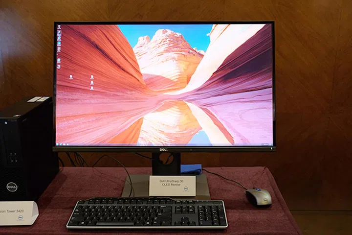 Dell UltraSharp 30 OLED