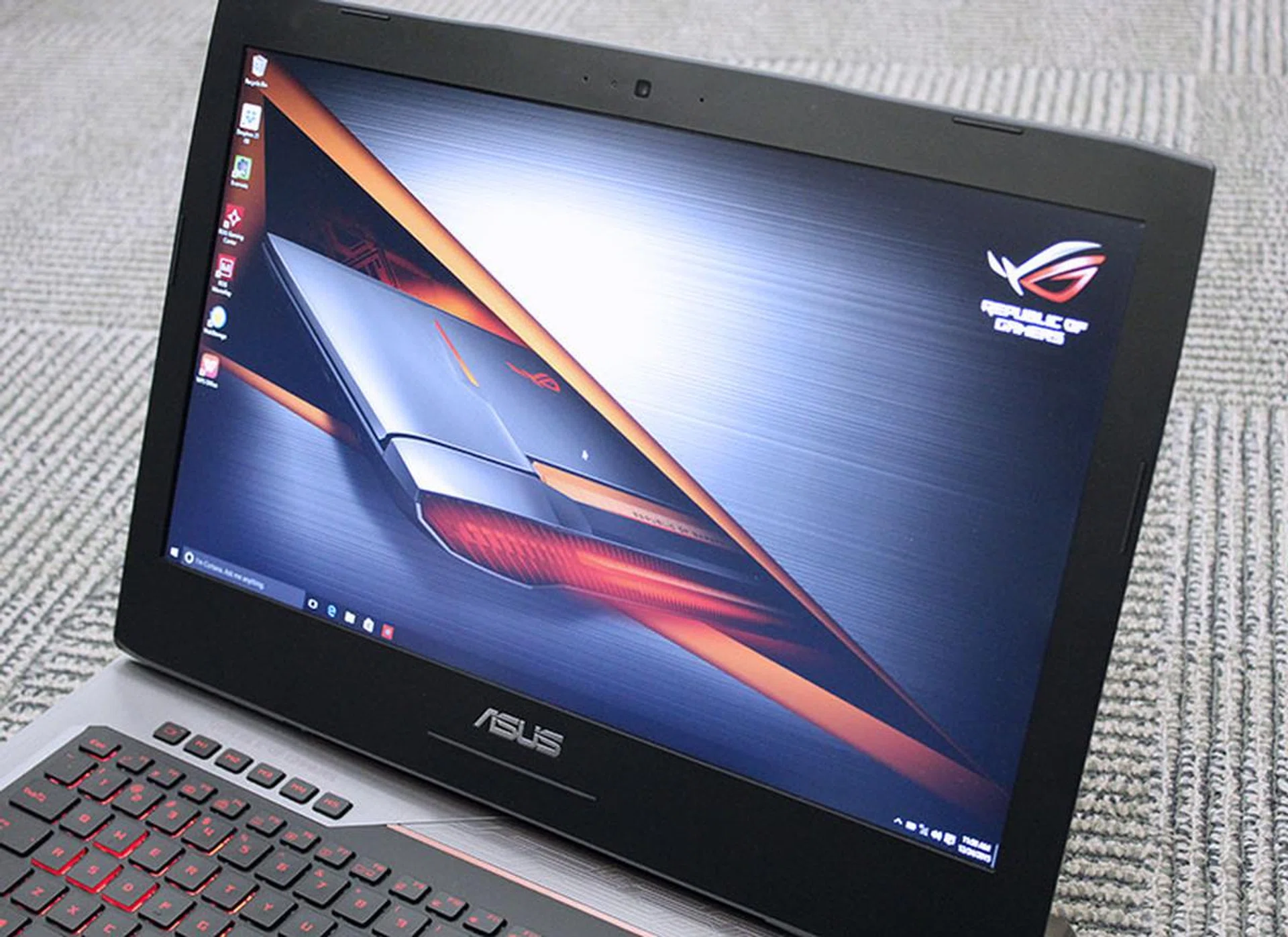 The 17.3-inch display has a matte finish that greatly reduces glare and reflection. Colors are nice, but not quite as punchy as we'd liked.