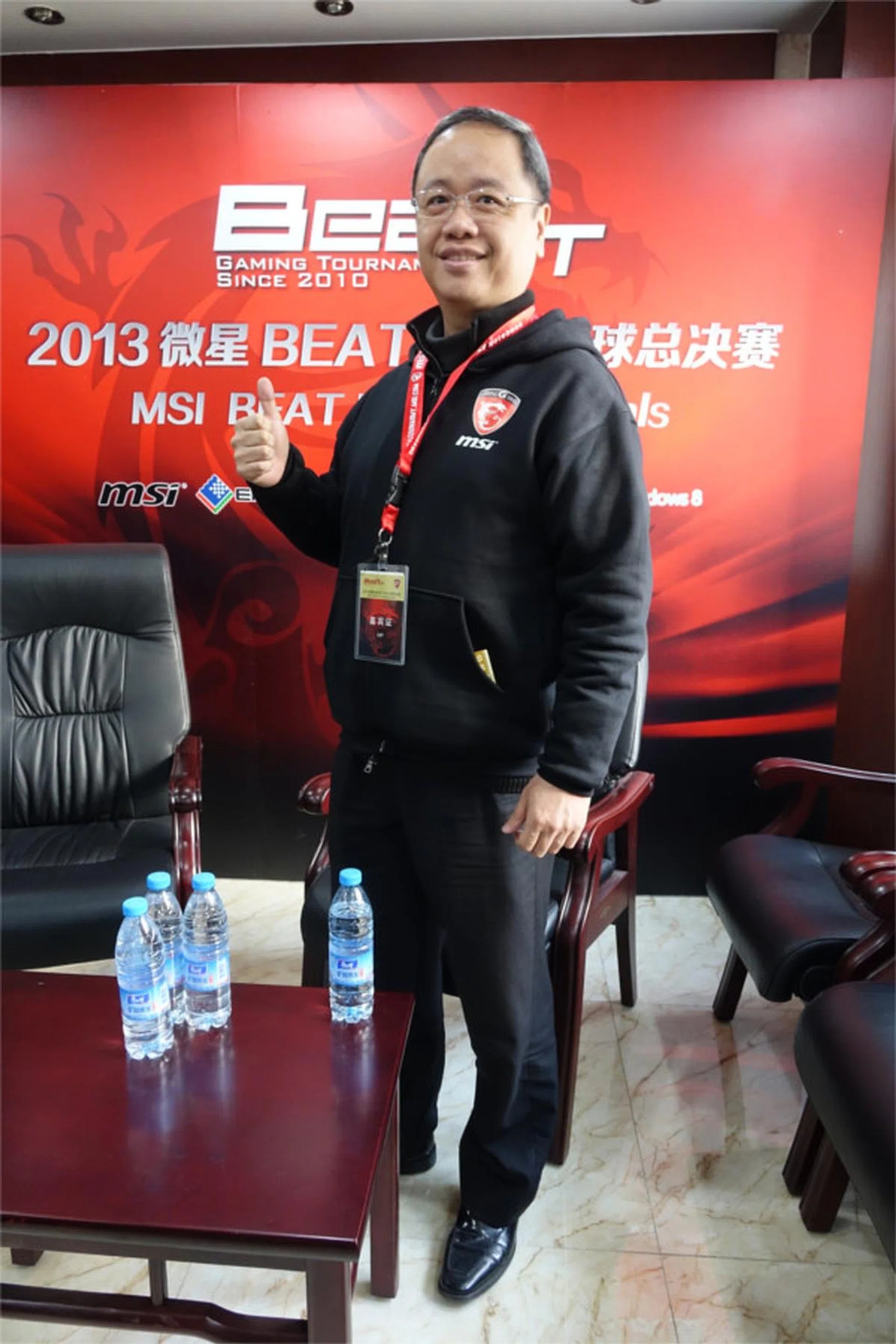 Sam Chern, MSI's Global Marketing Director, giving a thumbs up when asked about what he thought of the tournament so far.