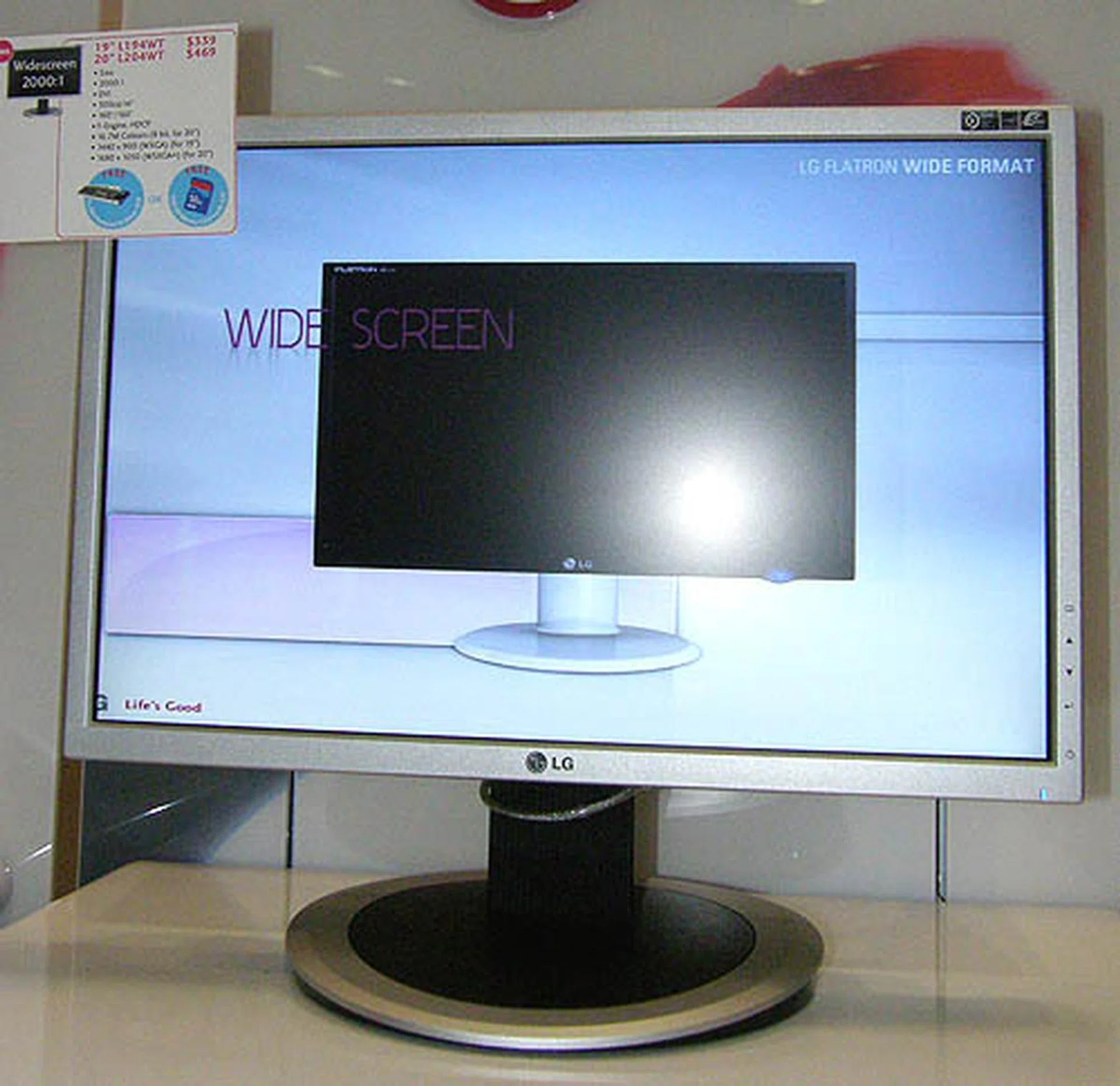  $469 is a very attractive price for a 20-inch widescreen LCD like the L204WT. LG gives buyers the choice of either a keyboard and mouse set or a 1GB SD memory card as free gifts.  