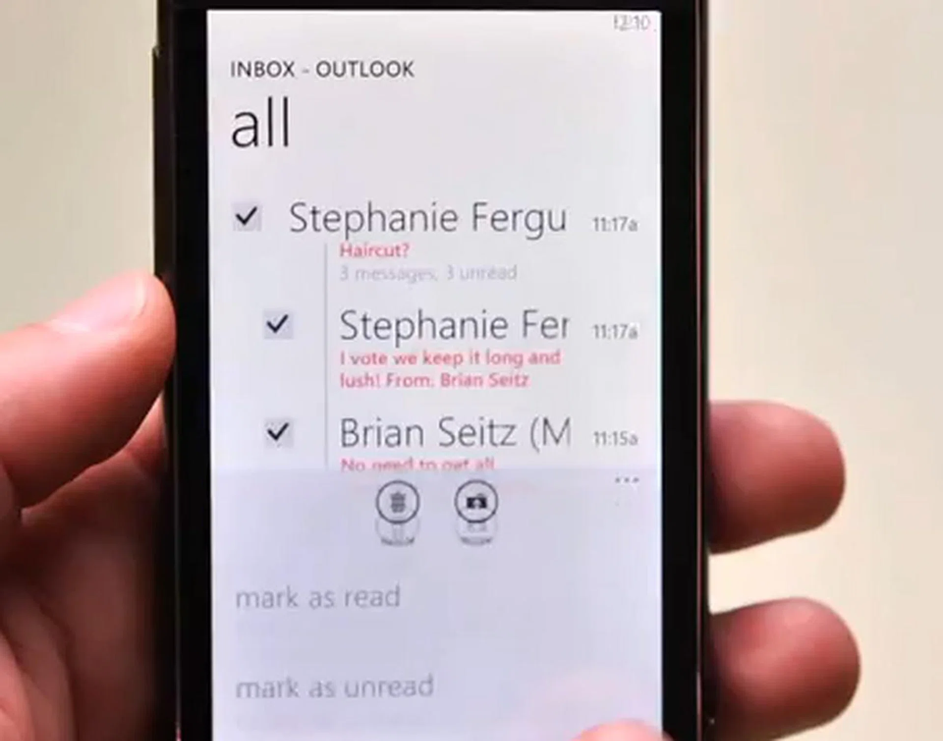The threaded email feature and consolidated inbox will allow you to view your conversation threads in one single glance.