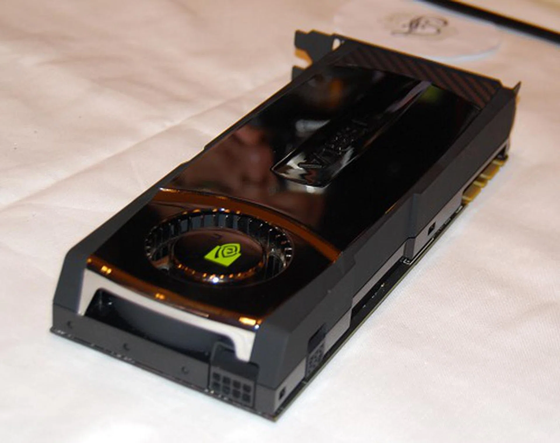 Take note that this baby requires both a 6-pin and 8-pin PCIe power connectors.
