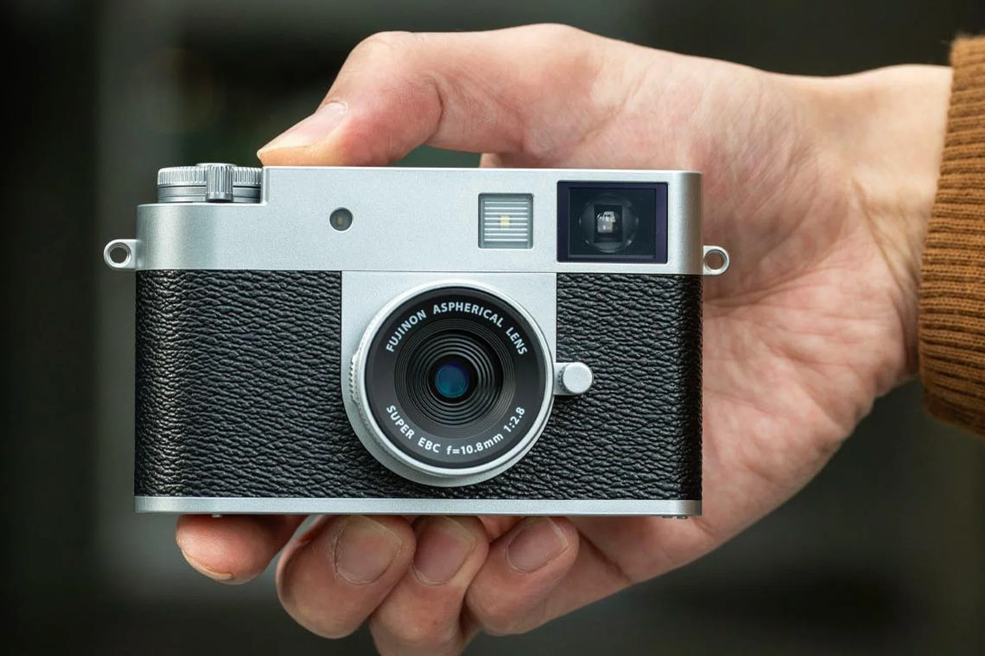 The Fujifilm X Half looks like a compact rangefinder-style camera. Photo: Fujifilm