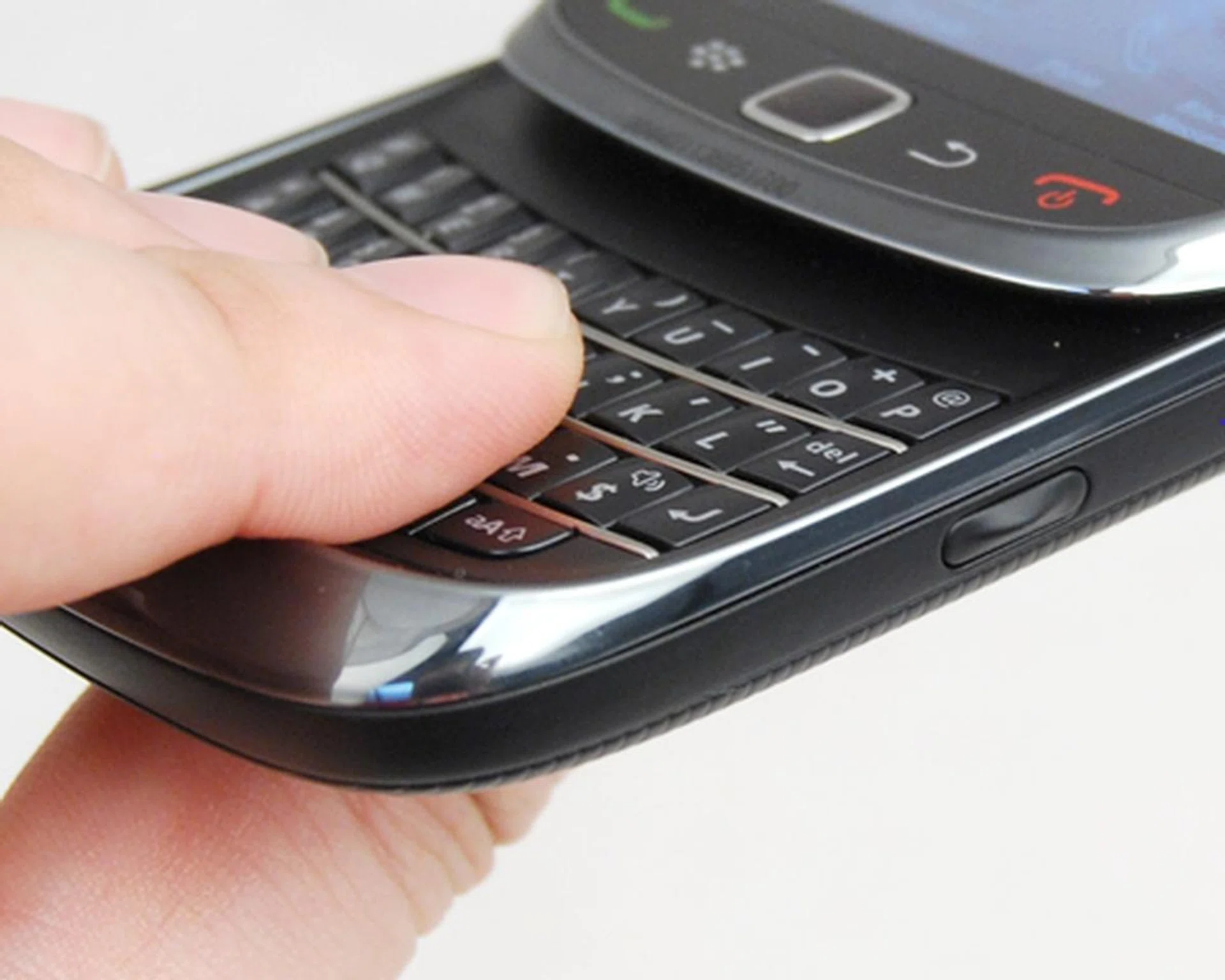 The keyboard is similar, yet different in some ways as it's more flushed with the body.