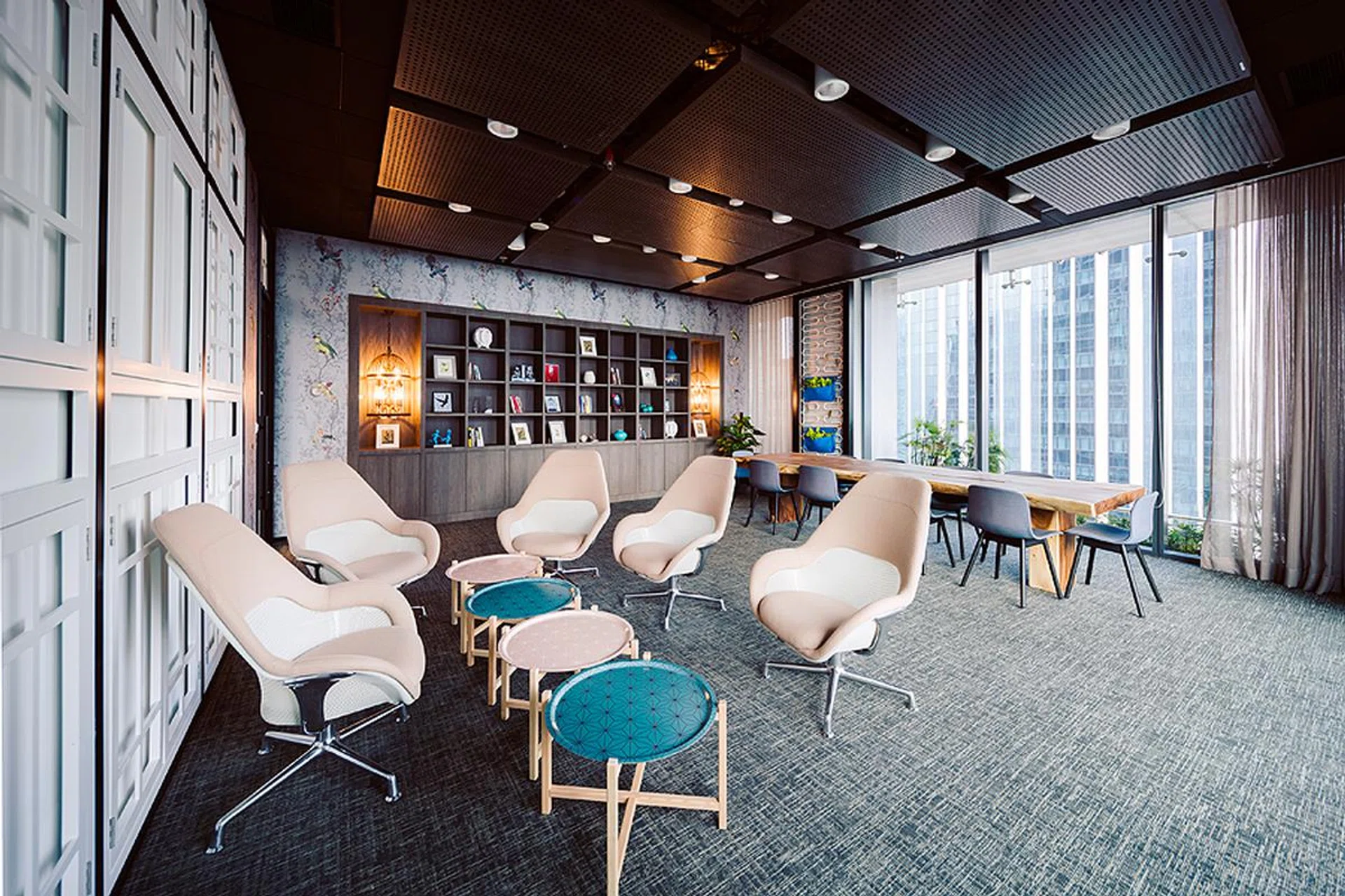 The Library Room is more unique than the rest, since it offers a meeting space with a great view, and a general break from the working rhythm.