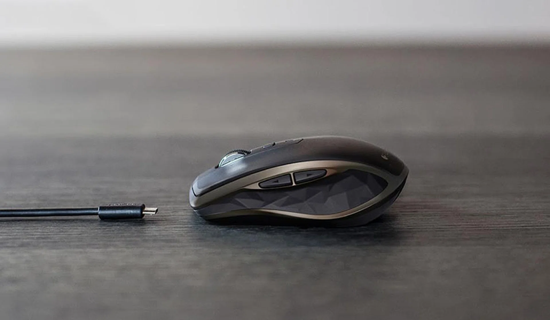 The Logitech MX Anywhere 2 features a built-in rechargeable battery. Logitech claims that a single charge is good for about two months. (Image source: Logitech)