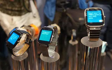 The ASUS Zen Watch 2 will come in two sizes and three different case colors - silver, gunmetal and rose gold.