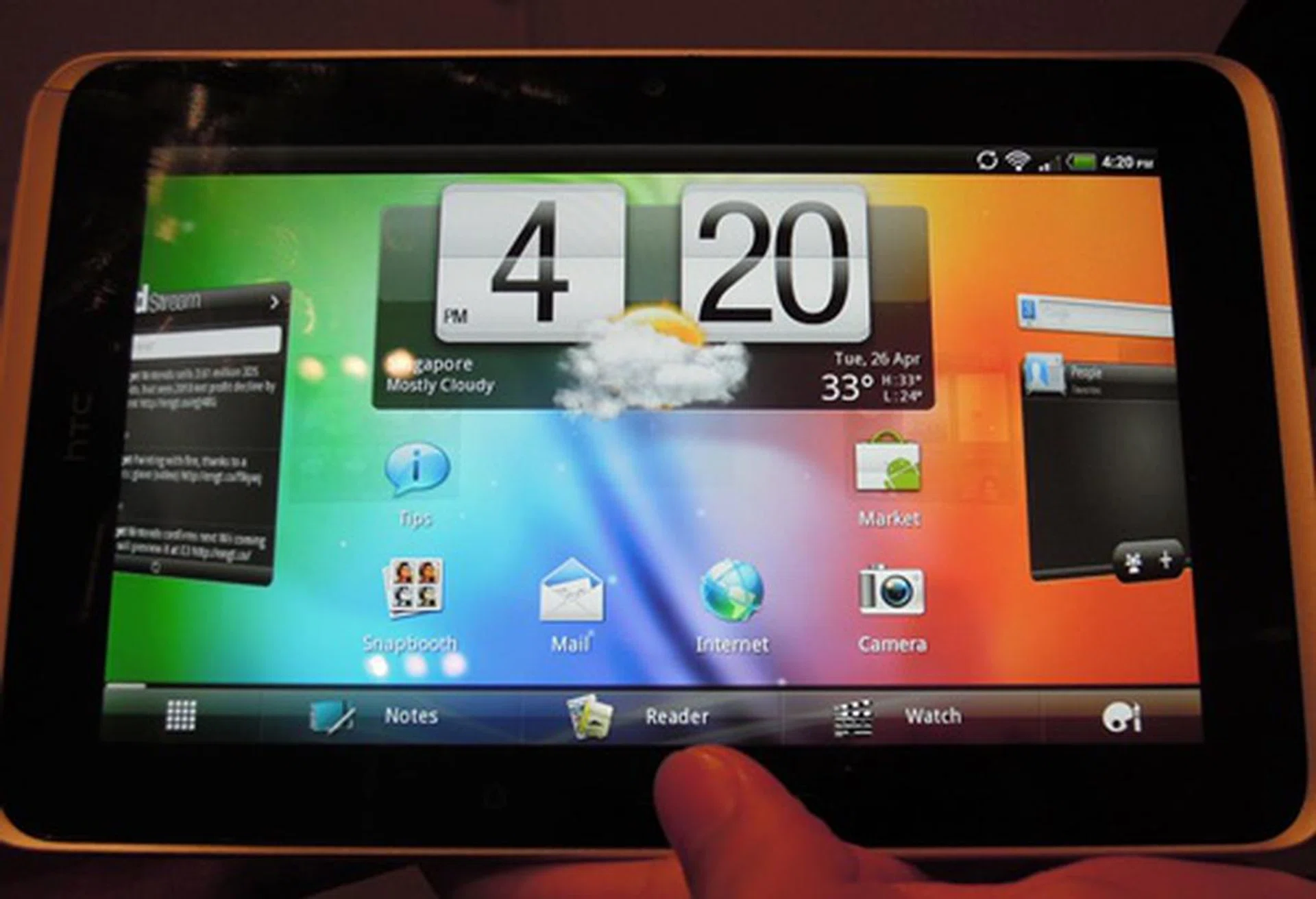 The HTC Flyer comes shipped with the trademark HTC Sense UI. It has been notably tweaked for a more fluid tablet experience, i.e., there are eight home pages for the placement of important widgets, shortcuts and folders. Like the Honeycomb UI for tablets, the UI boasts of a '3D-eseque' design.