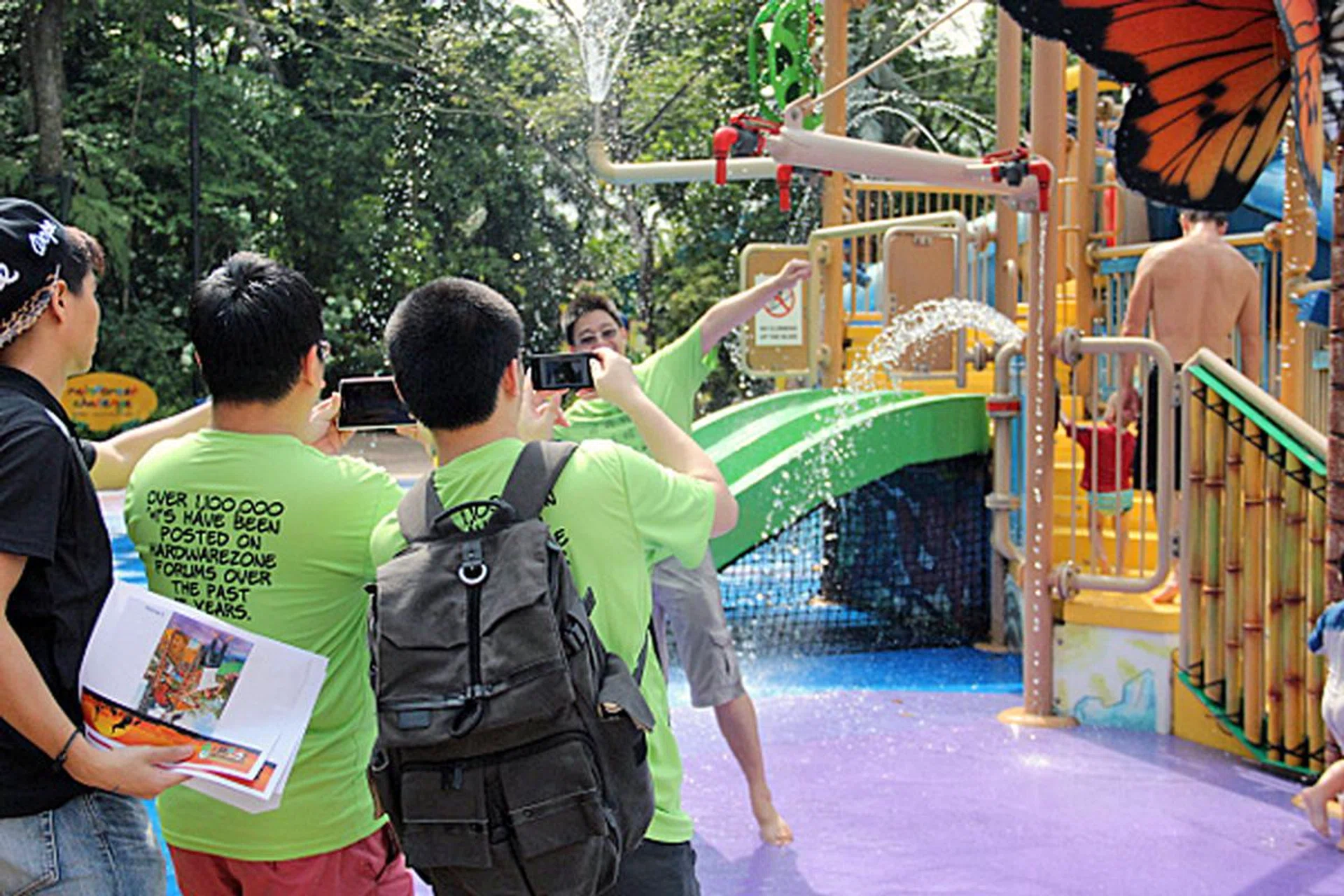 There's also the possibility of getting wet in the midst of capturing the shot, though there's no worry about getting the Sony Xperia Z Ultra wet since it's water-resistant. 