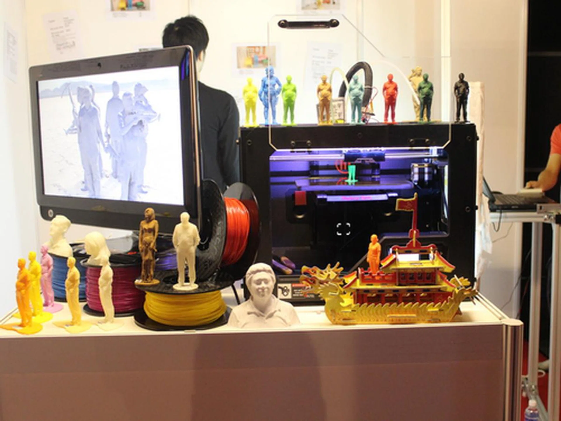 3D printed stuff in Cadaq's space.