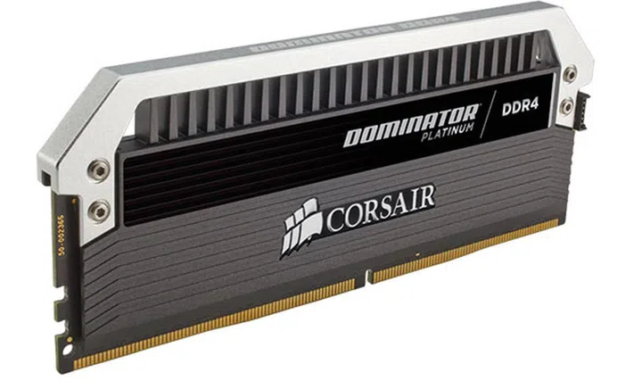 The Dominator Platinum modules feature the stark industrial design of the series. (Image Source: Corsair)