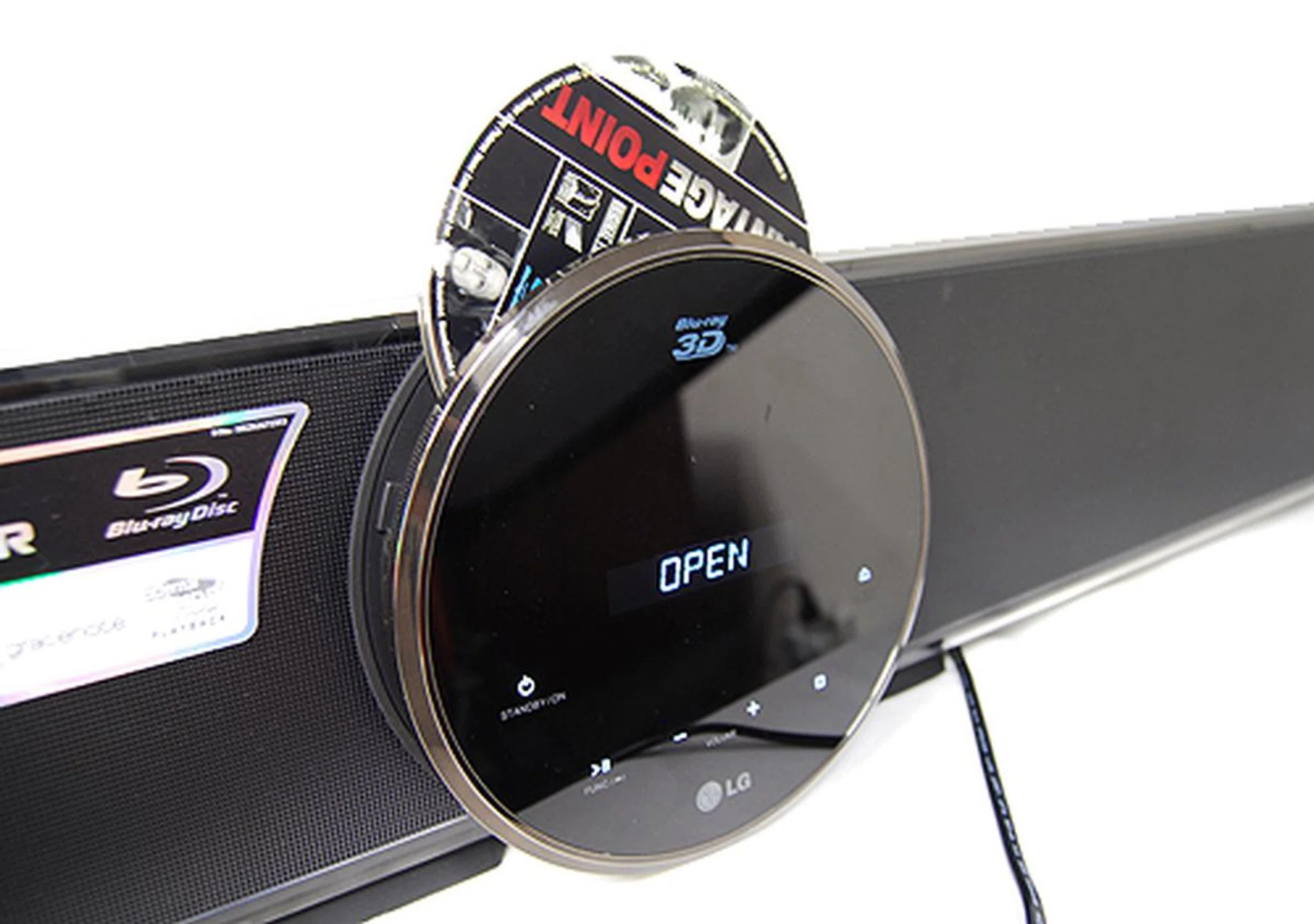 ASUS first showed off this O!Play 3D Blu-ray player at CeBIT and it's another example of the company expanding its CE portfolio.