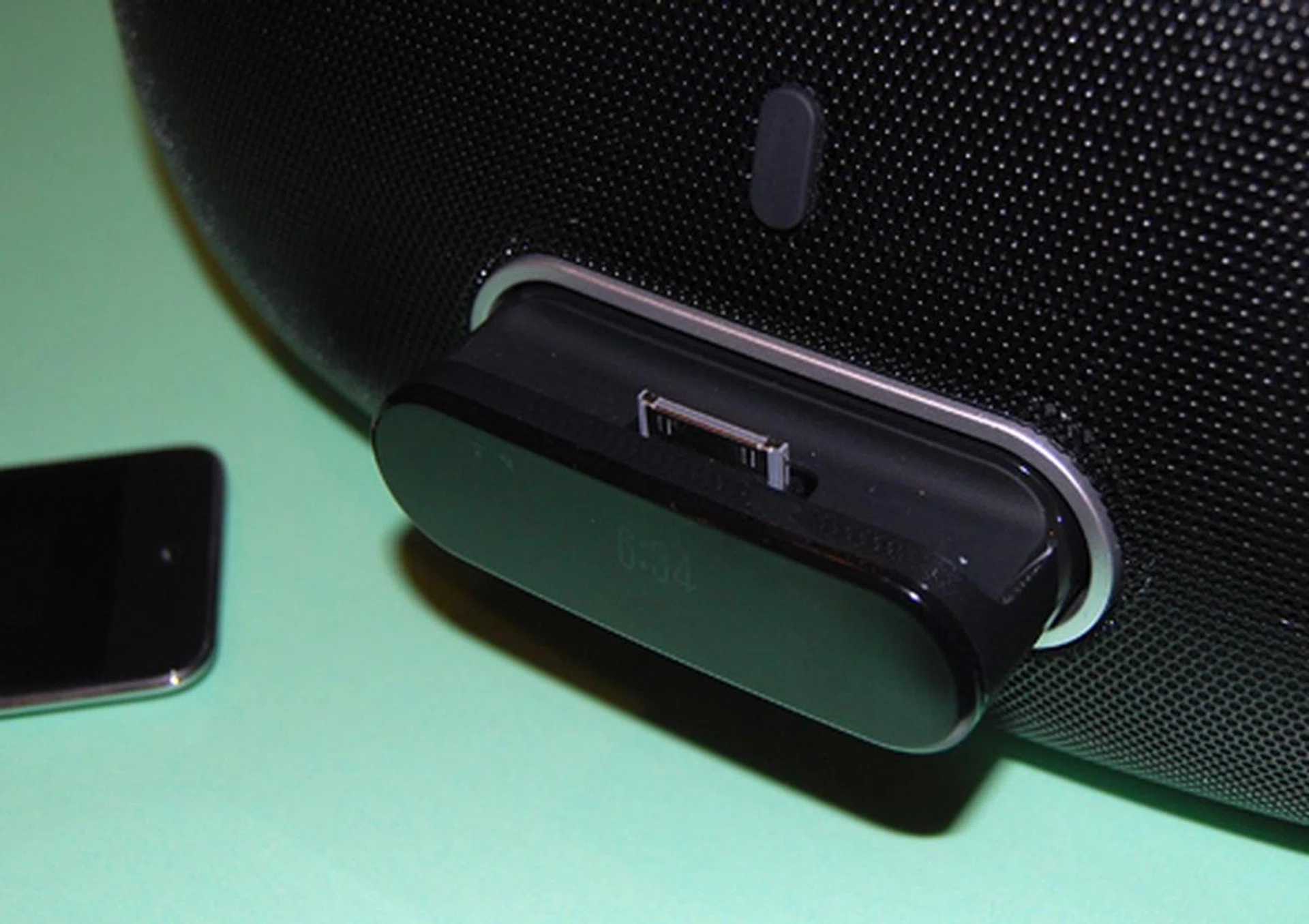 Both versions of the Cocoon feature a spring loaded docking connector which allows you to hide it from sight when using wireless playback.