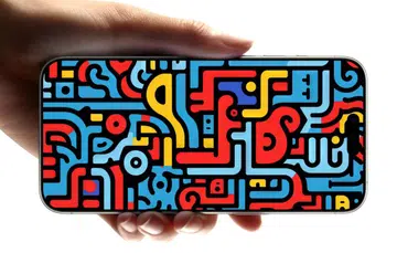 The Apple iPhone 16 Pro Max could achieve an almost bezel-less design. (Image source: @UniverseIce)