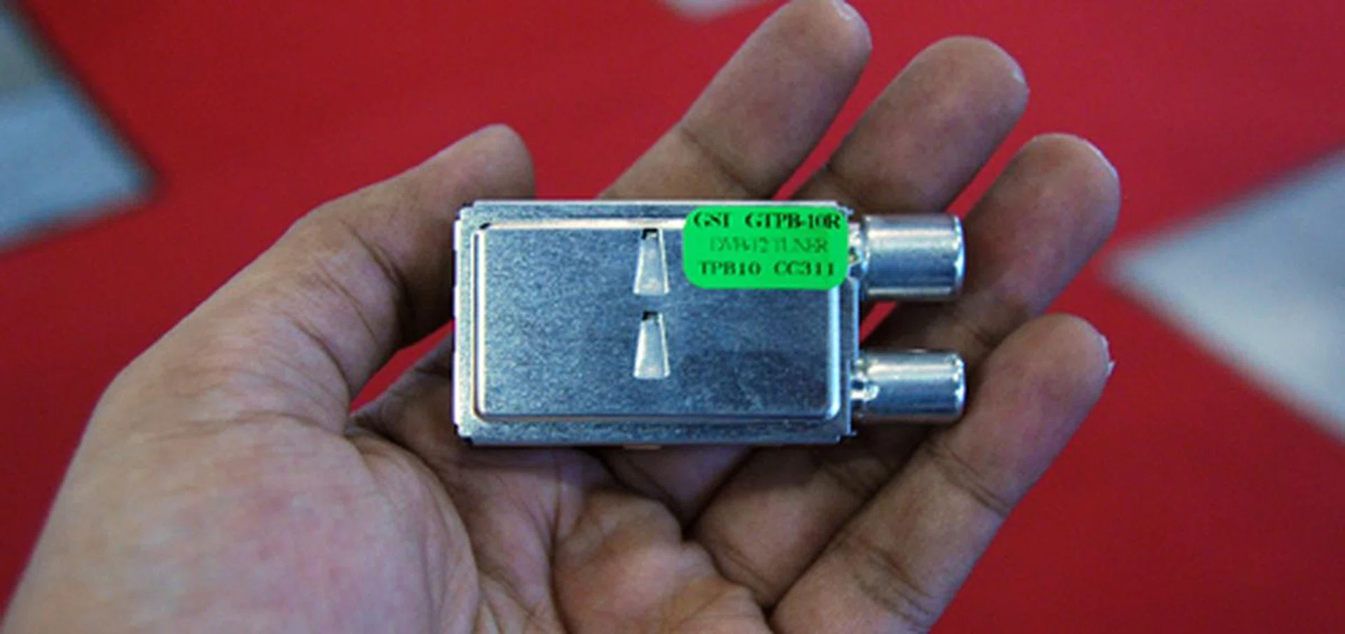 This little DVB-T2 tuner is going to help switch digital terrestrial transmission standards from the current DVB-T supporting SD programming to HD quality content when the switch takes place locally.