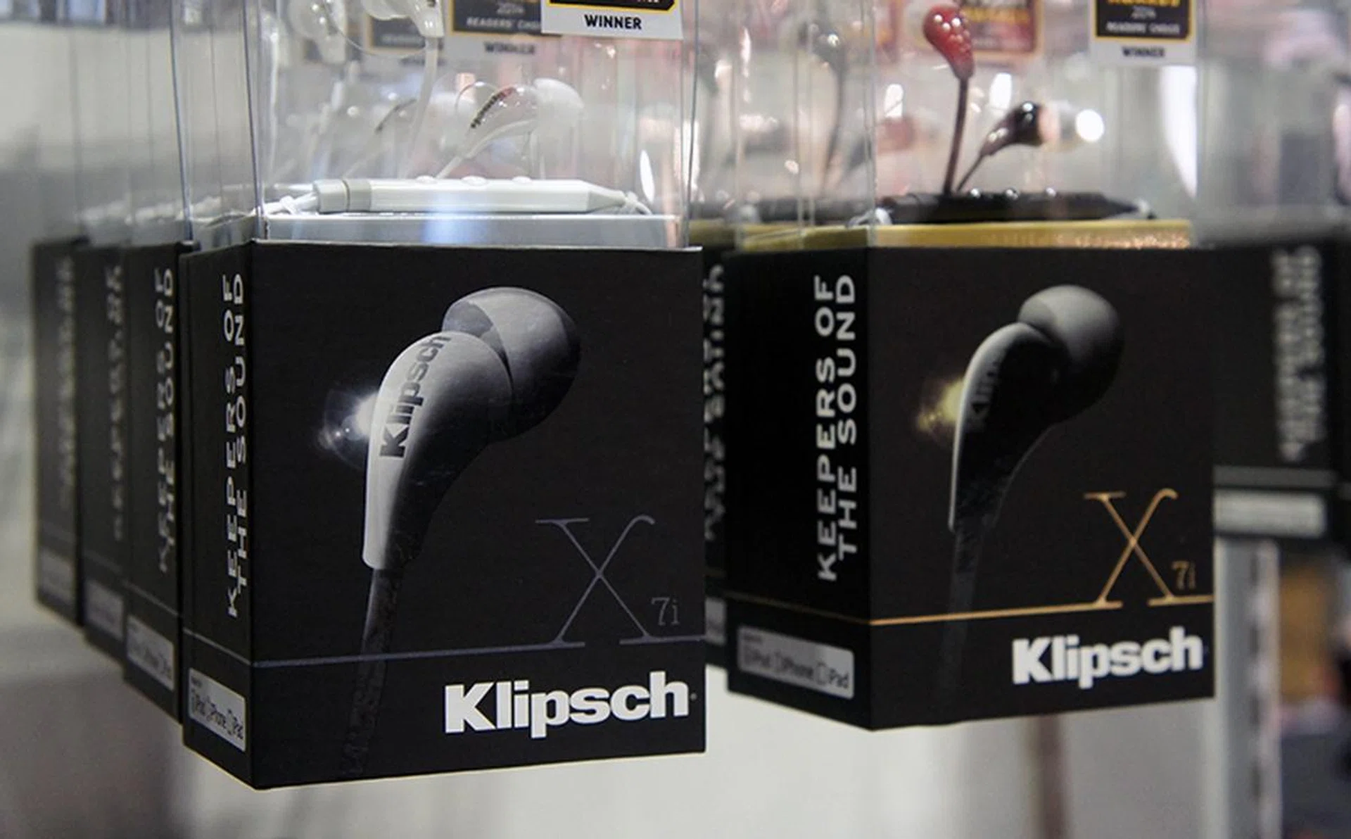 The Klipsch X7i has a hand-polished ceramic housing and is available in black and white. It is going for $279 (U.P: $329).