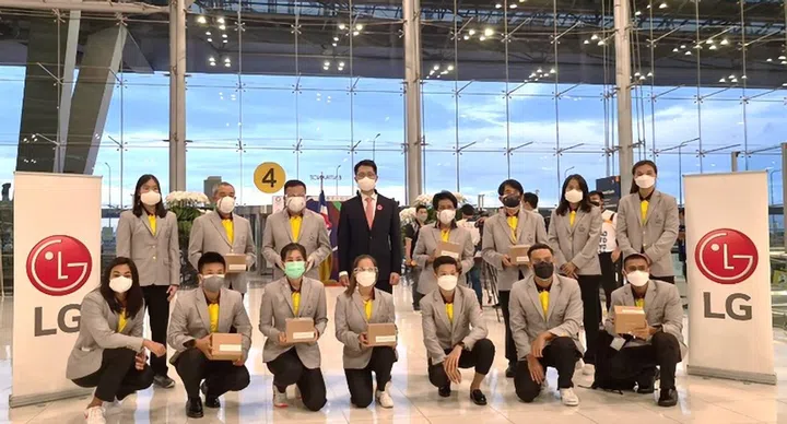 Thailand's Olympic Team wore the new masks to the Tokyo Games. Image courtesy of LG. 