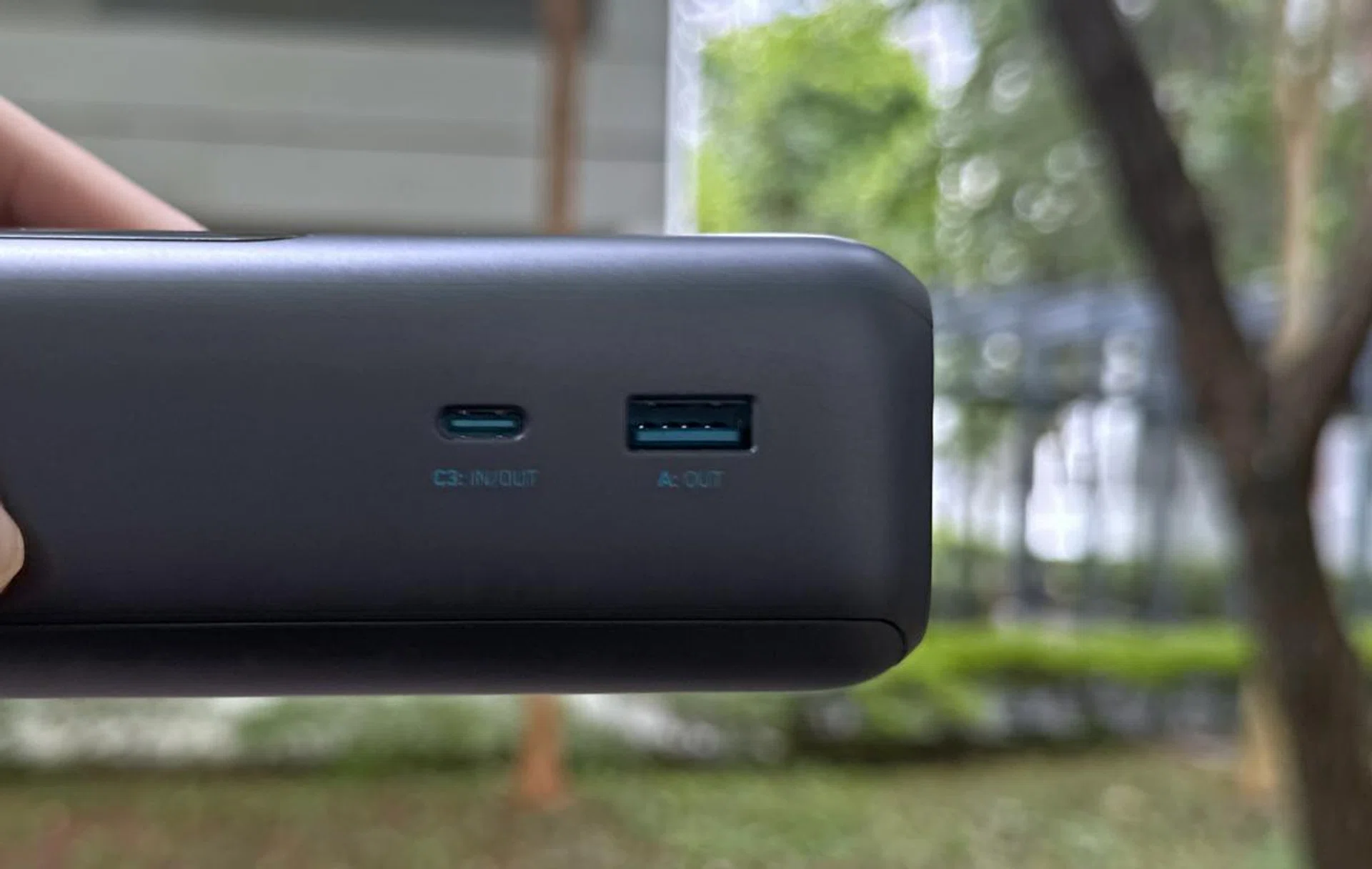 Anker 25,000mAh Power Bank (165W, Built-In and Retractable Cables). Photo: HWZ.