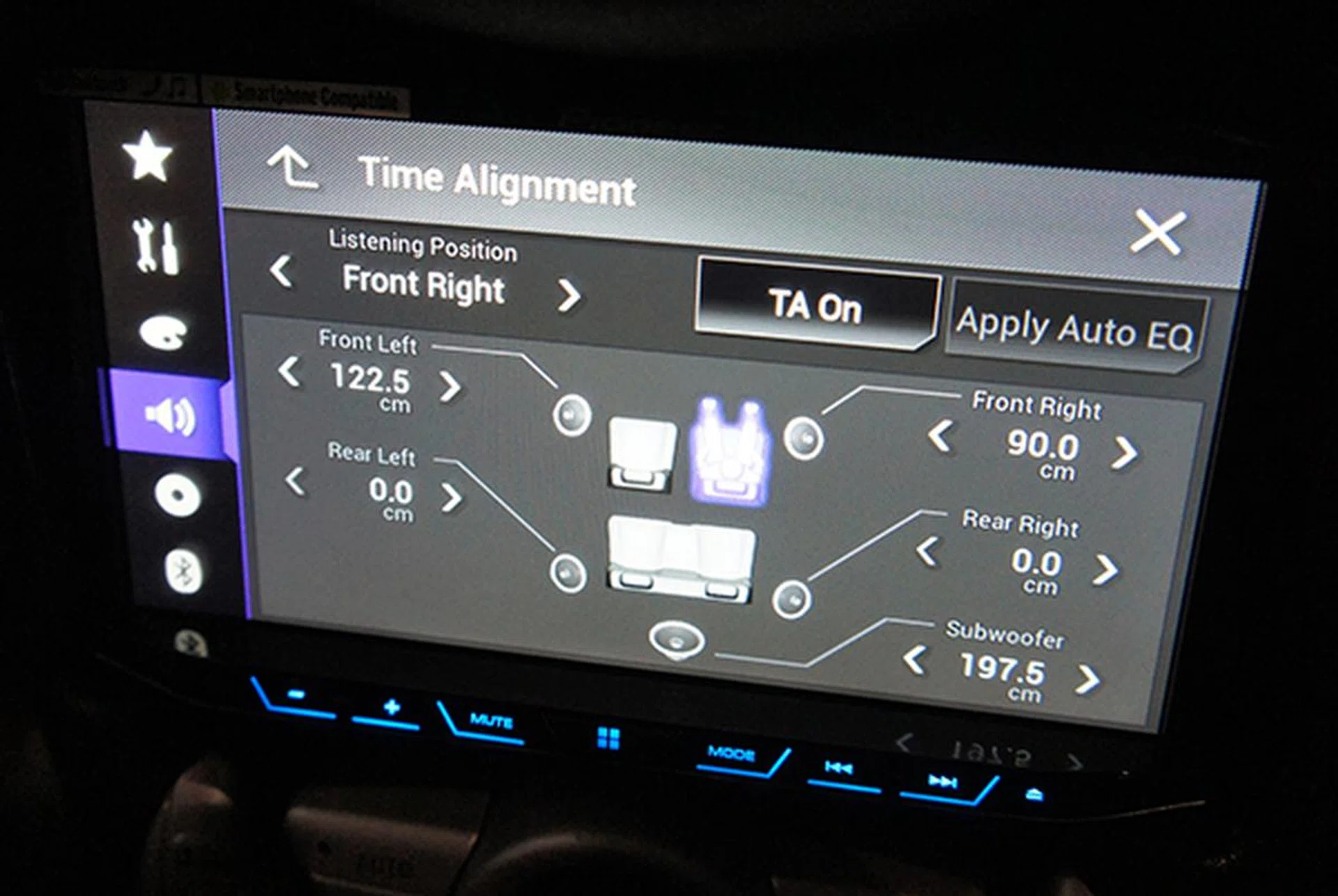 The flagship AVH-X8650T also features time alignment, a feature that was previously only available through a separate dedicated digital sound processor.
