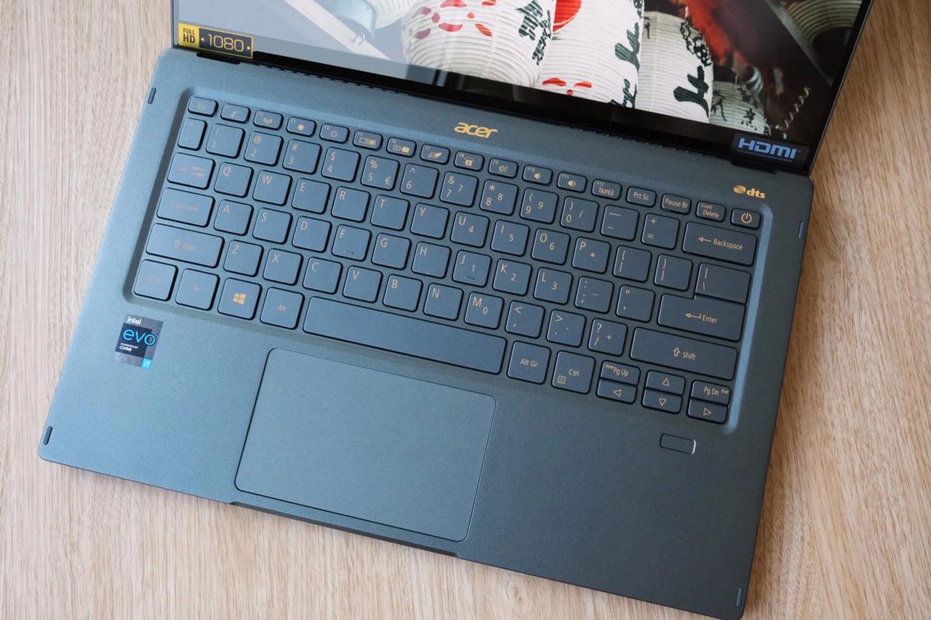 The keyboard and trackpad are pleasant to use, though it must be noted that the trackpad is on the slightly smaller side.