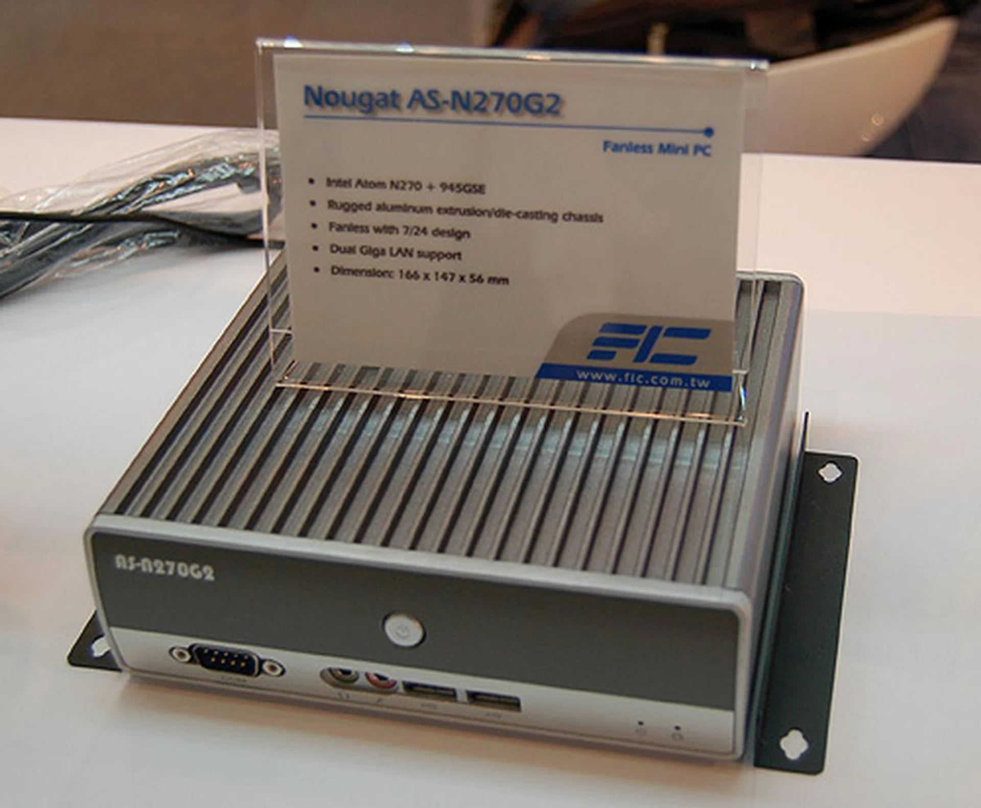 Also on display was this Mini PC running on Intel's widely-used N270 Atom processor. It features a rugged aluminum casing, making it suitable for outdoor use.