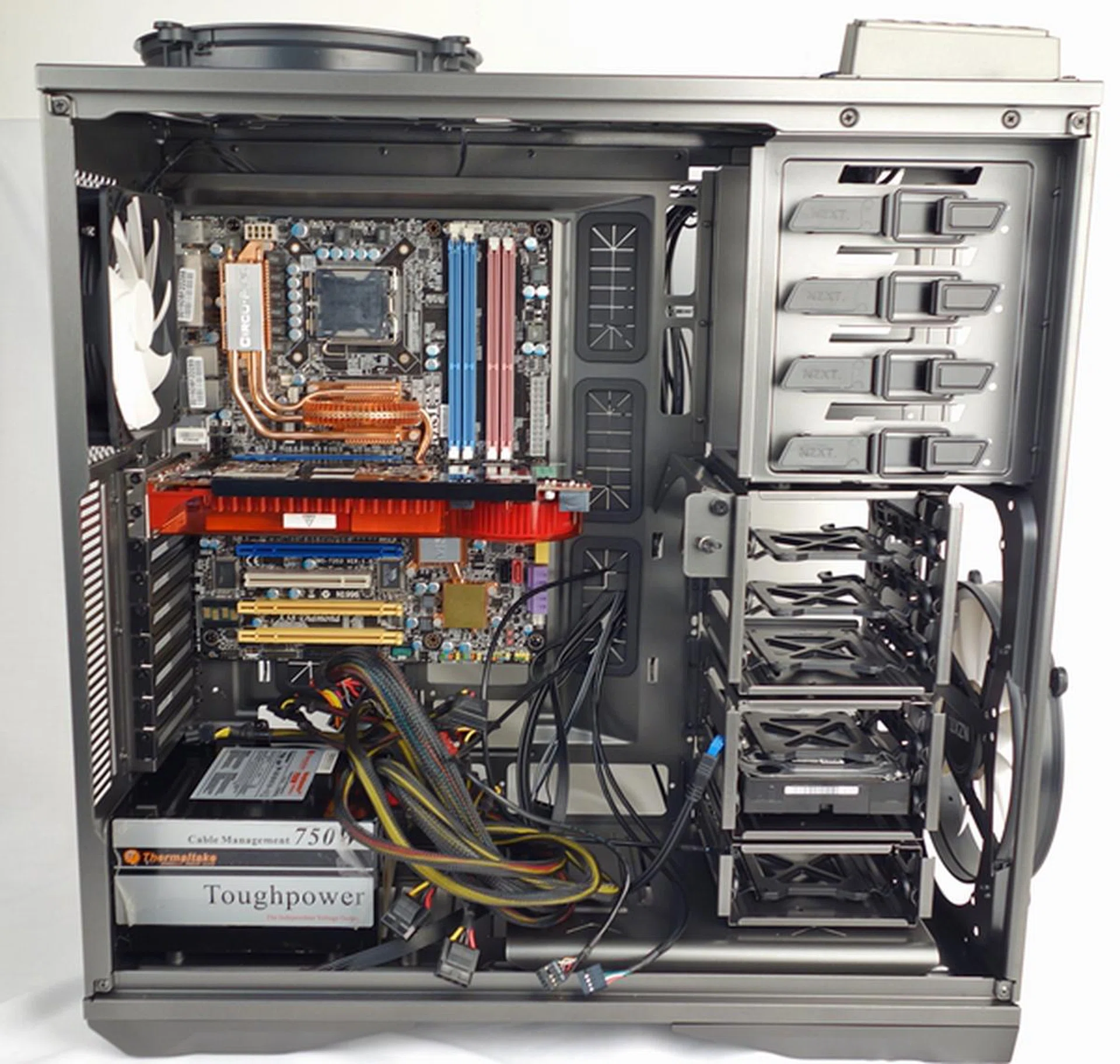 The installation was simple and straightforward. The only time we need to bring out our screwdriver was for the removal of the expansion slot covers.