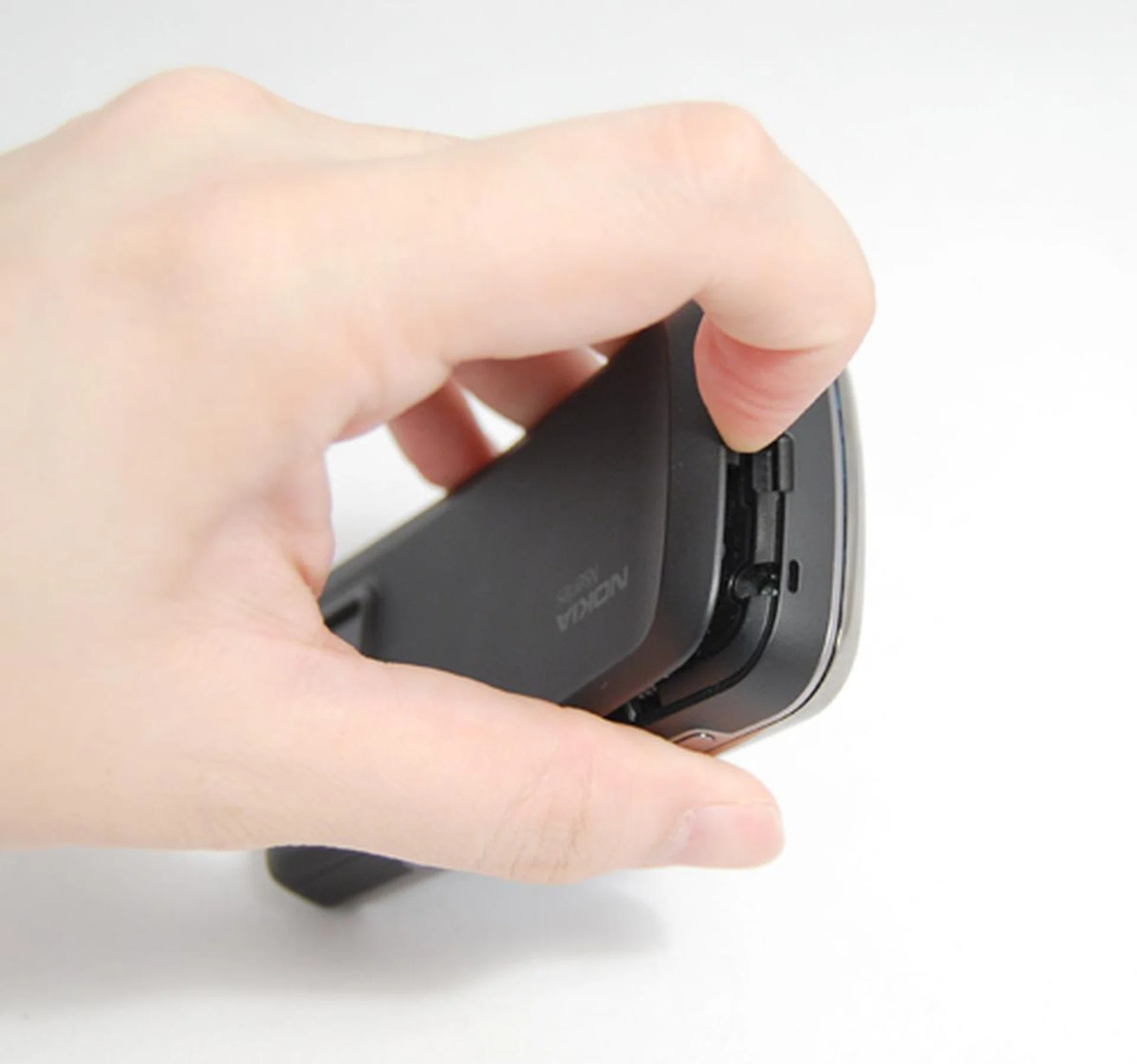 Prying open the battery casing is not as harrowing an experience as we thought it would be.