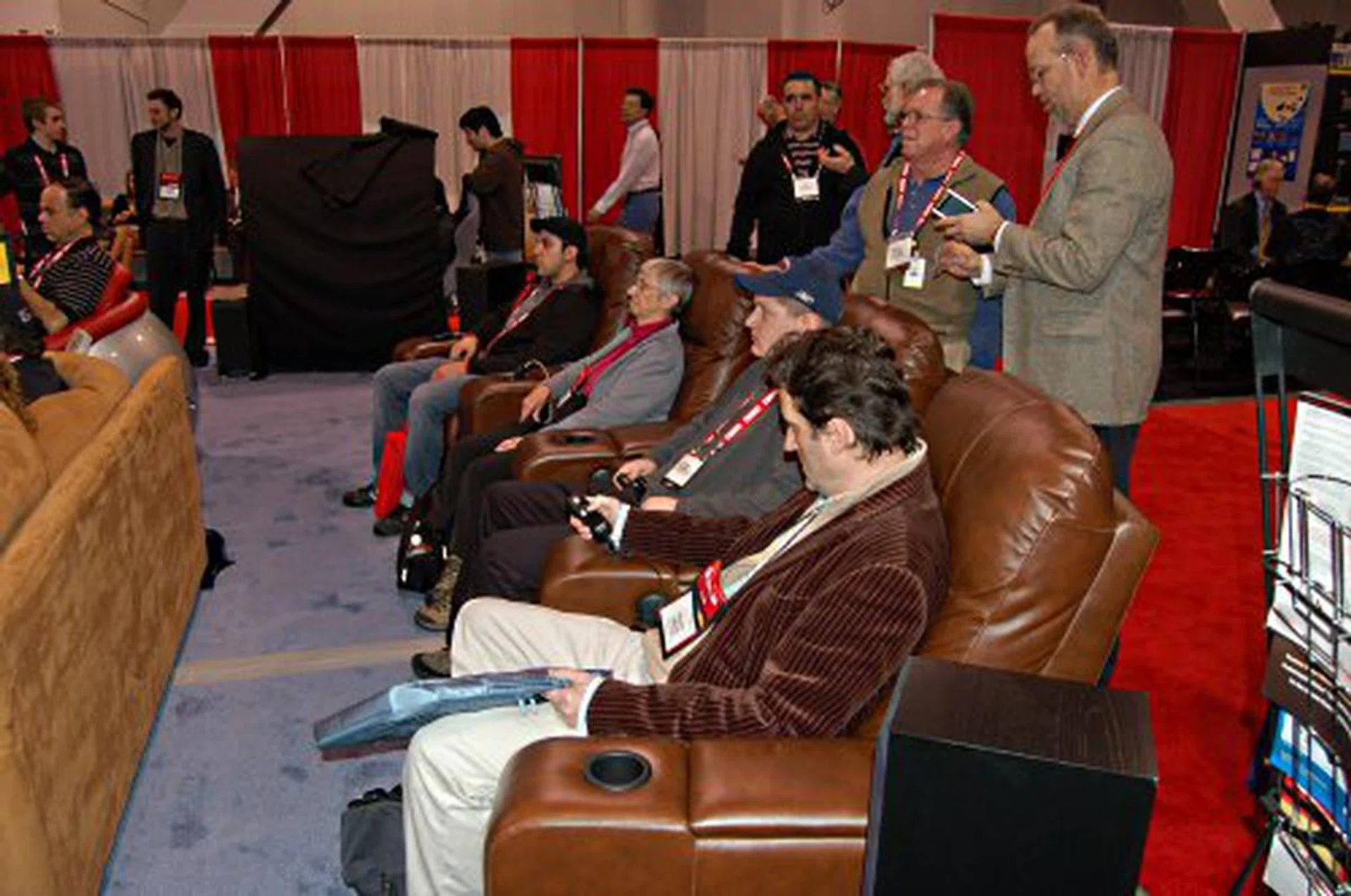  Quite a lot of people waiting around to get their butts kicked at CES this year. Oh well. Till next year!  