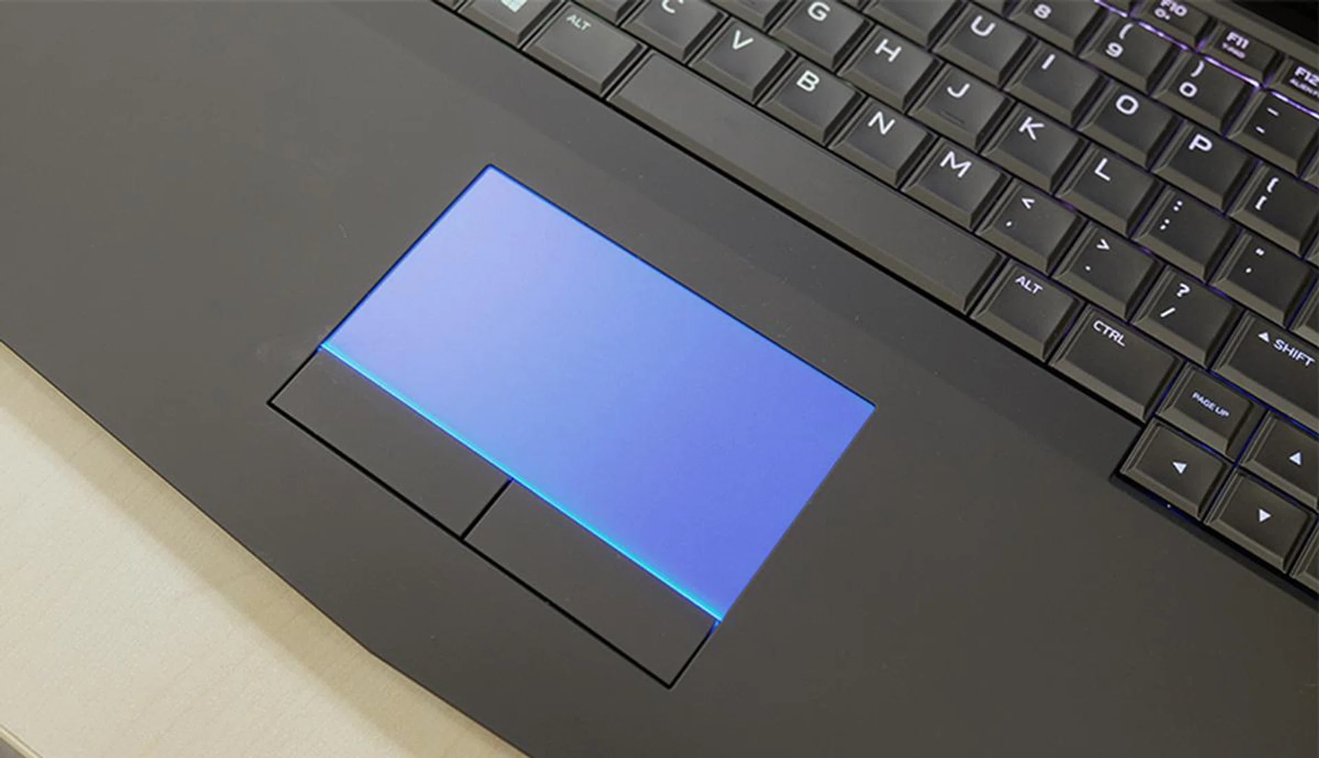 Alienware 15 trackpad