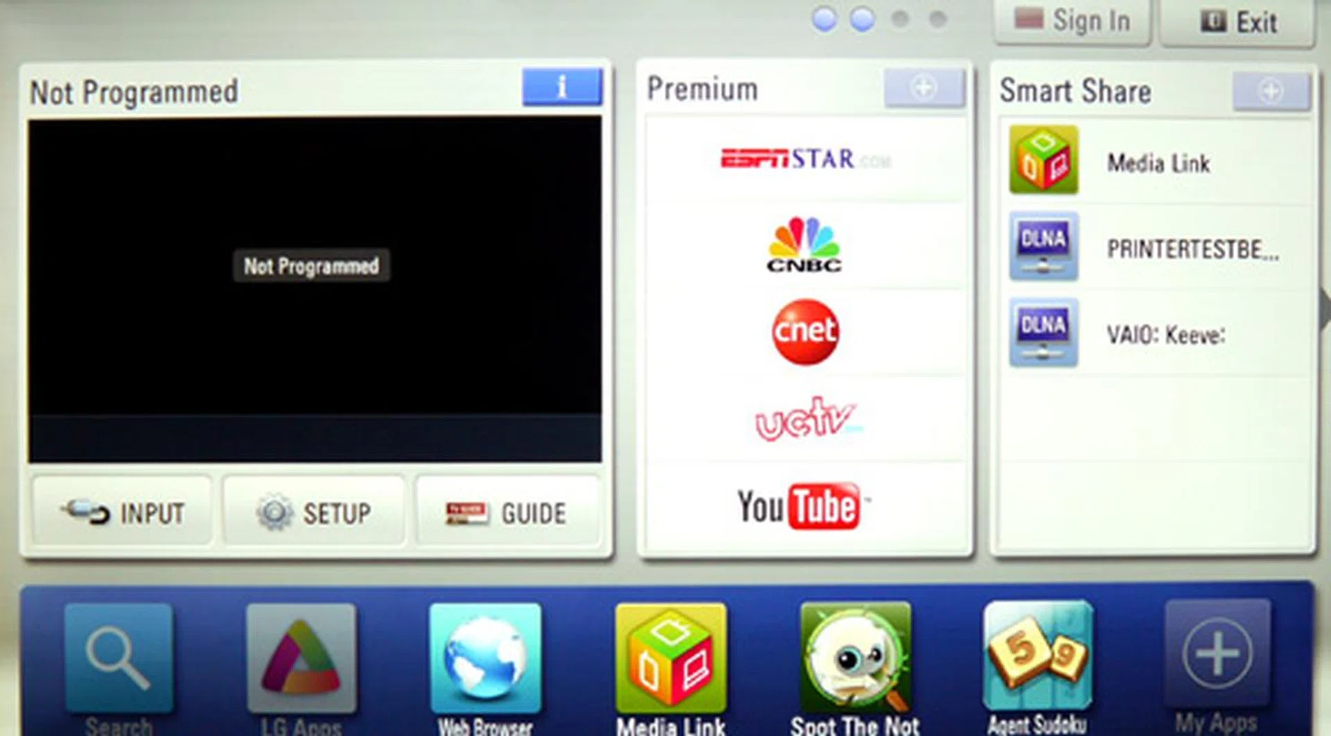 Home Dashboard - As anticipated, LG did not disappoint given their track record for attractive user interfaces. While DLNA devices can be accessed from the Smart Share column, you'll need to install LG's Plex Media Server on any of the networked PCs in order to pull media properties such as plot synopsis and film ratings automatically from the web.