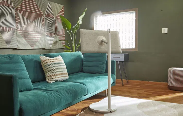 There are hidden wheels for easy movement. Image source: LG. 