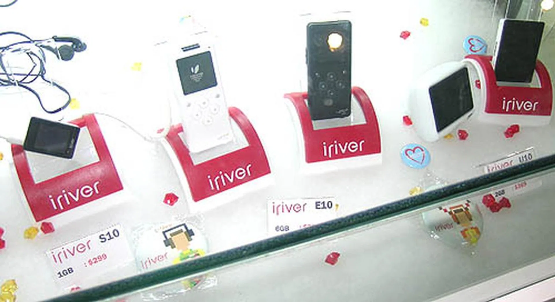 The 6GB Iriver E10 is Iriver's answer to the iPod and perhaps more, thanks to its FM Radio and recording feature. It's going for $399 at Sitex. 